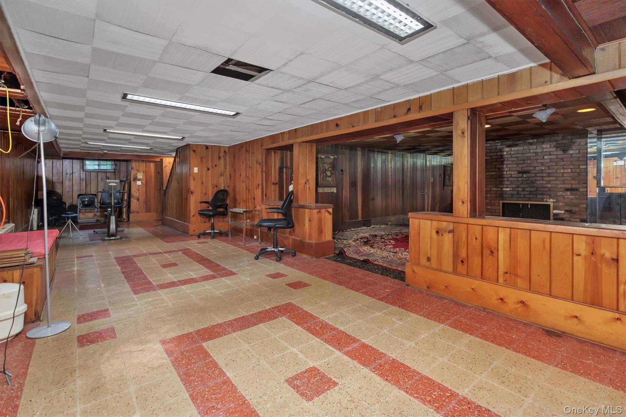 125 Colonial Road, Great Neck, NY 11021