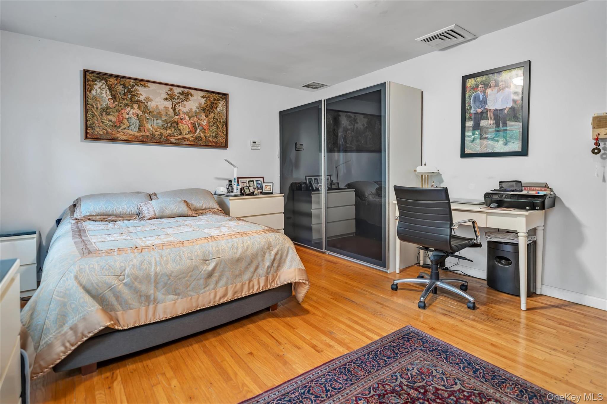 125 Colonial Road, Great Neck, NY 11021