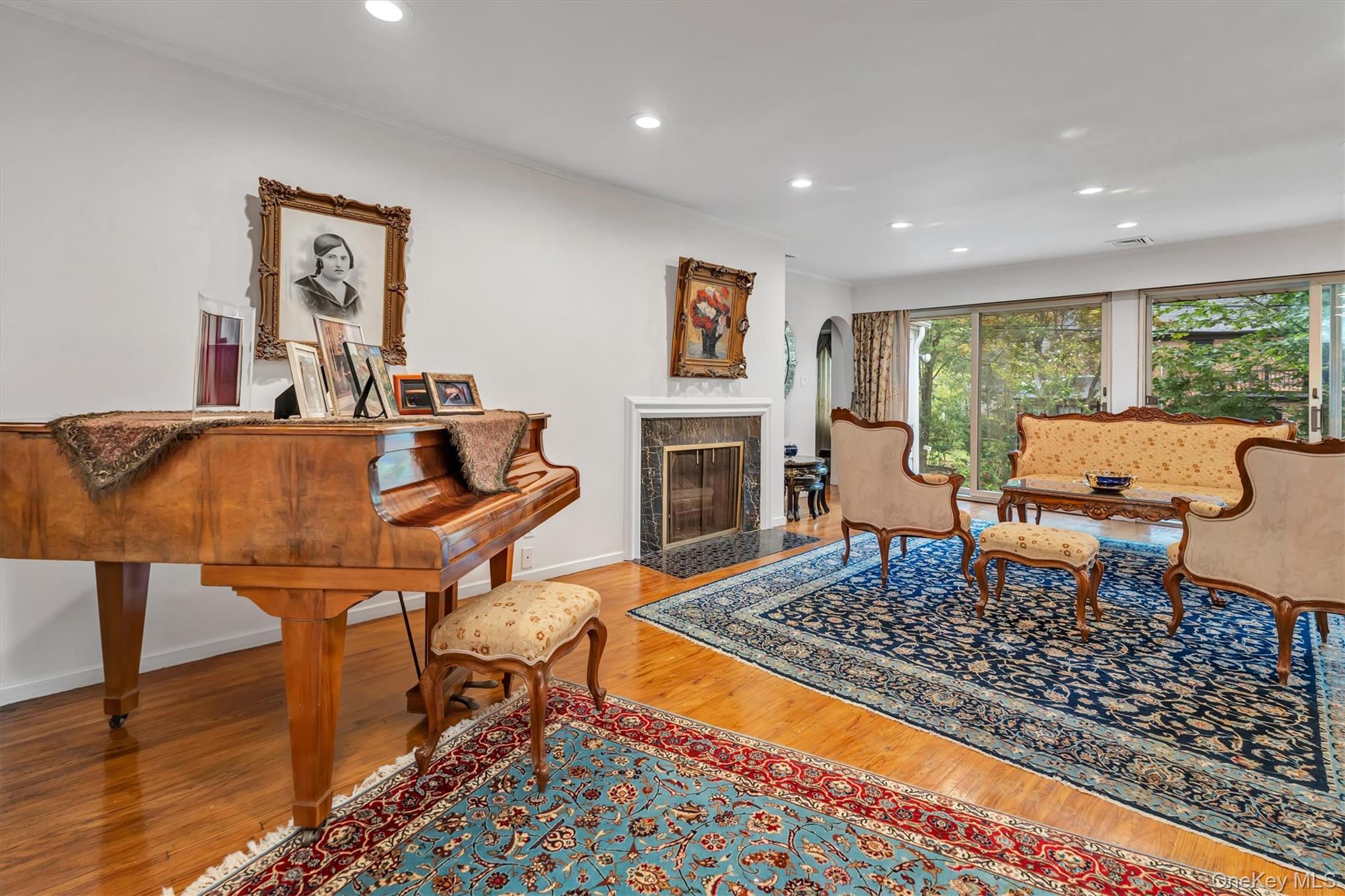 125 Colonial Road, Great Neck, NY 11021