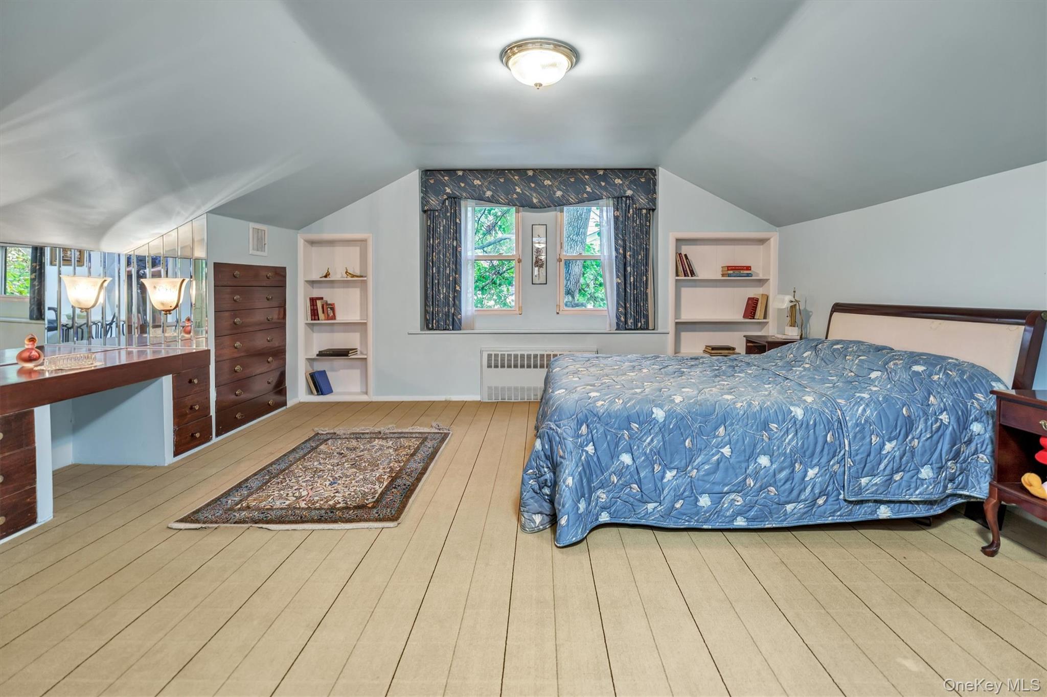 125 Colonial Road, Great Neck, NY 11021