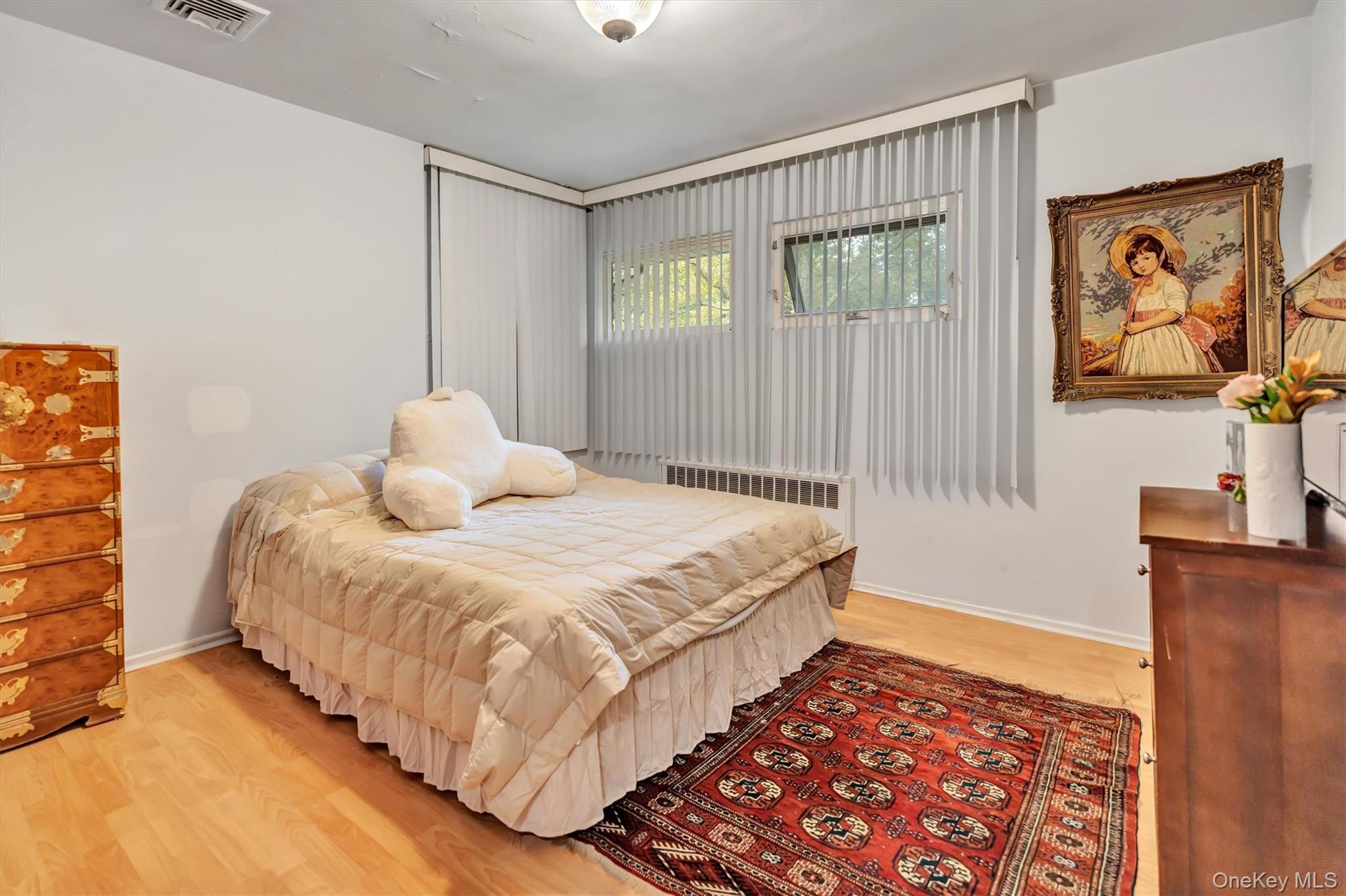 125 Colonial Road, Great Neck, NY 11021