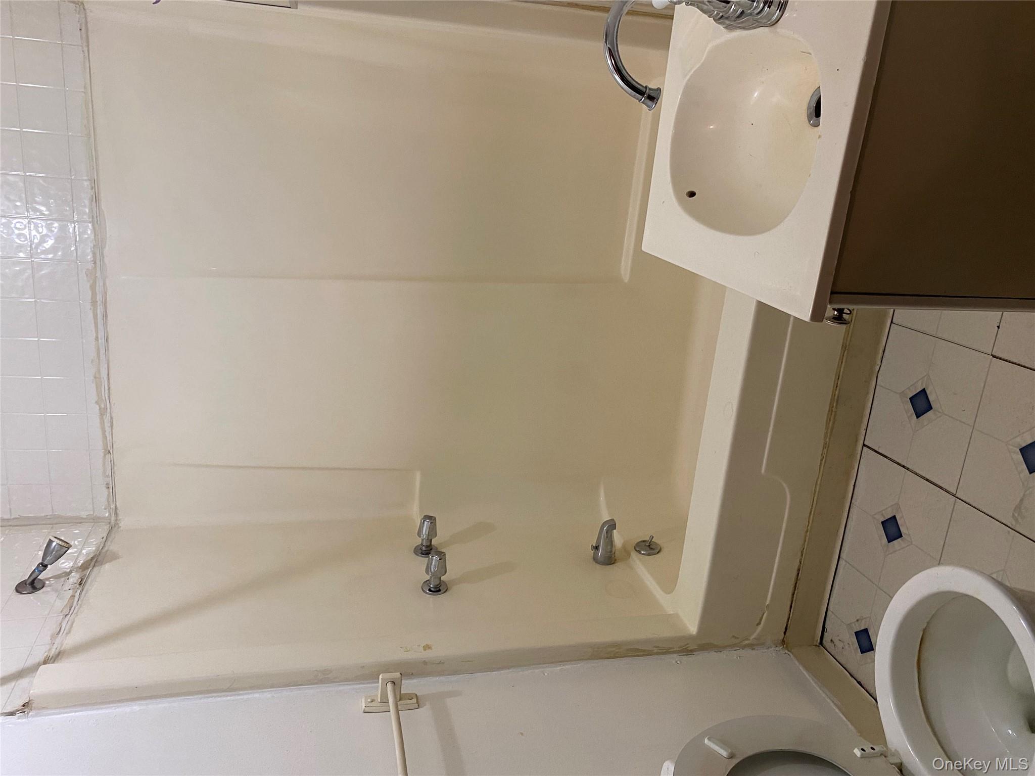 119 New Unionville Road # 2W, Wallkill, NY 12589