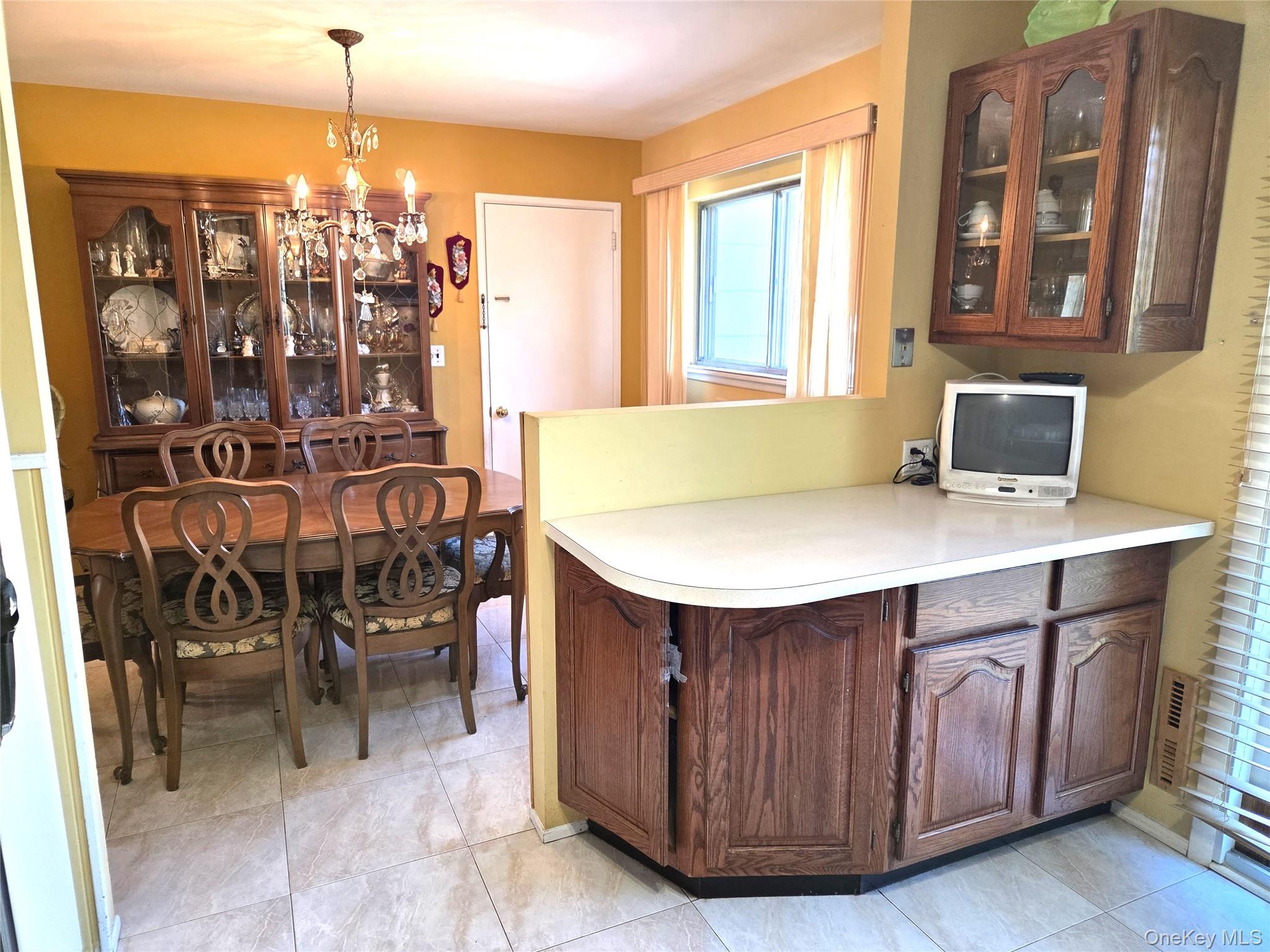 29 Oregon Street, Deer Park, NY 11729