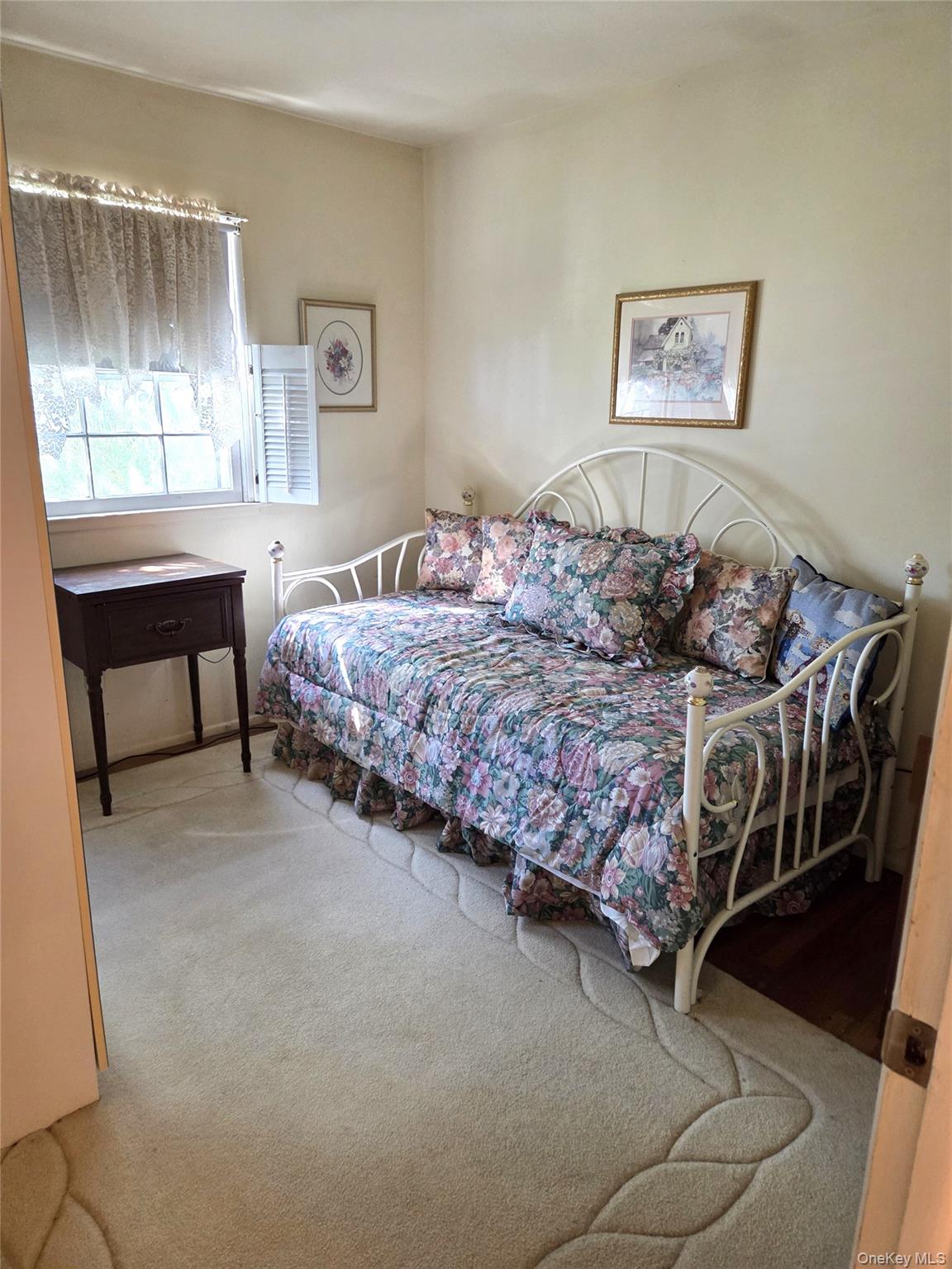 29 Oregon Street, Deer Park, NY 11729