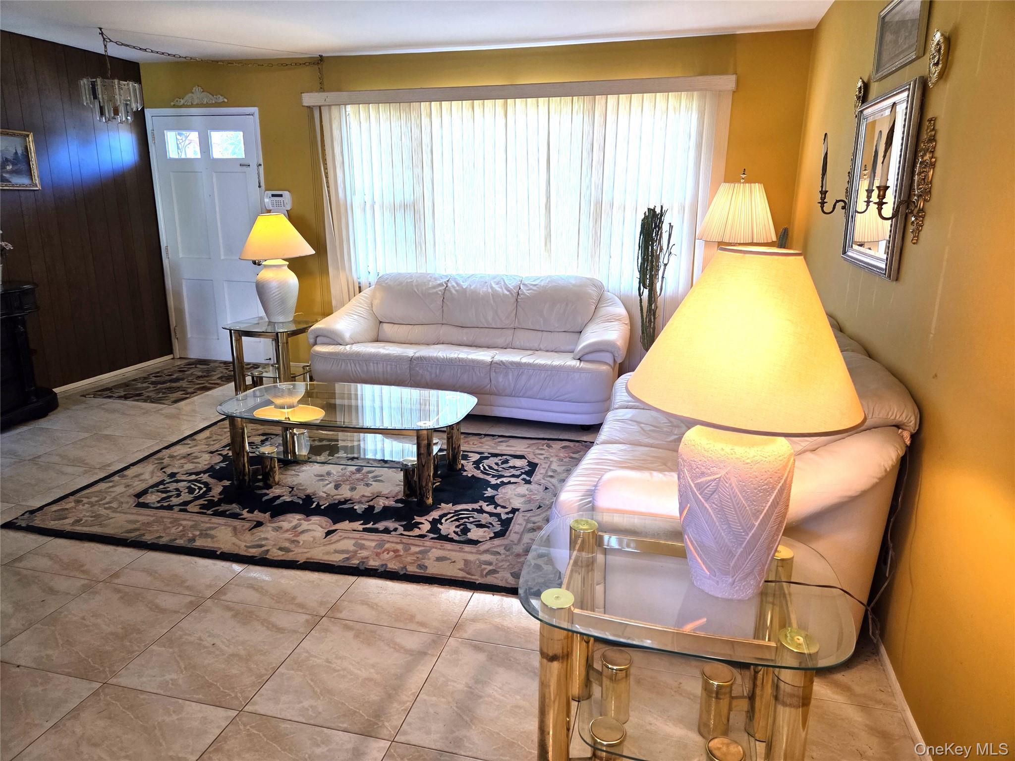 29 Oregon Street, Deer Park, NY 11729