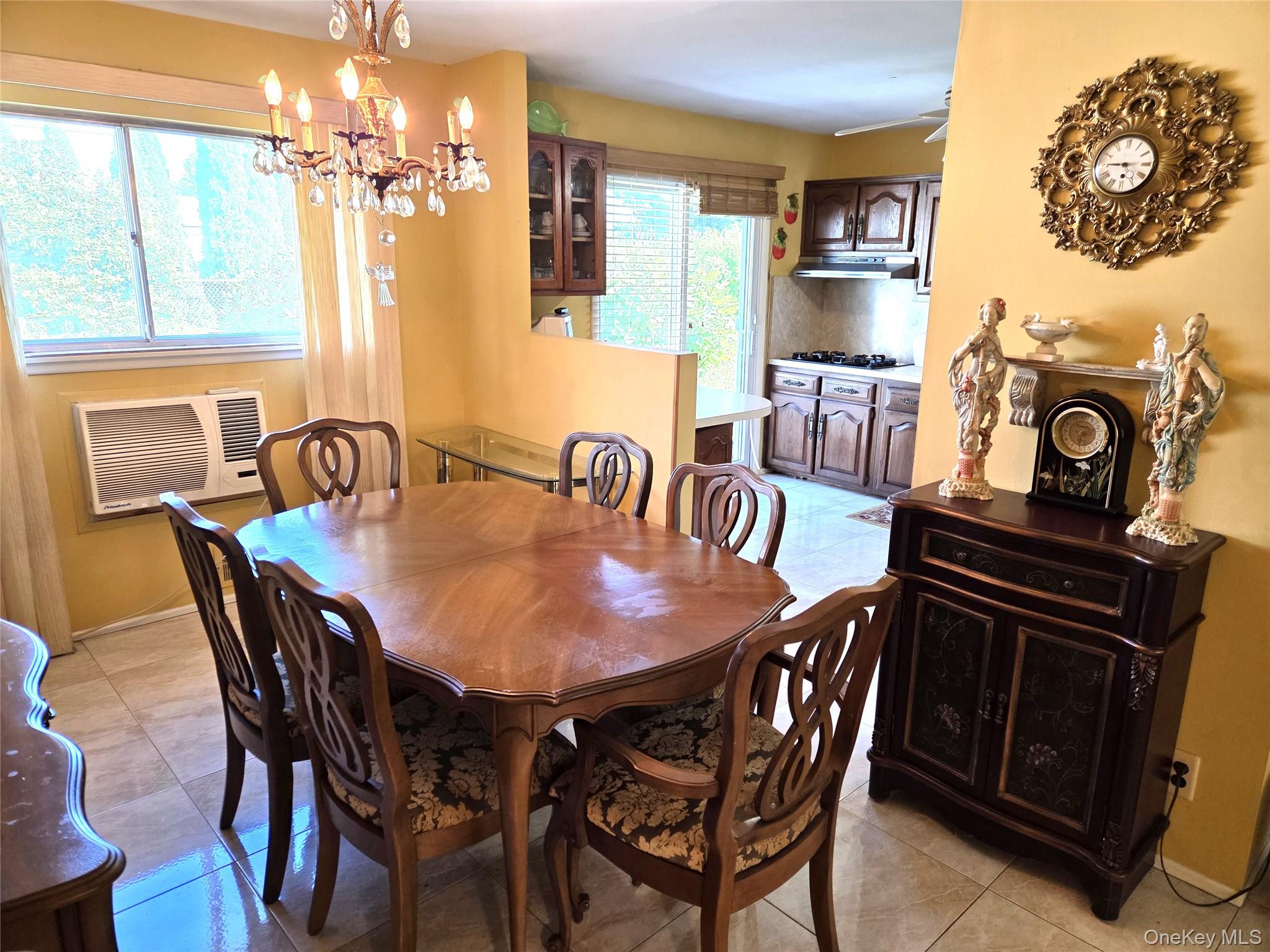 29 Oregon Street, Deer Park, NY 11729