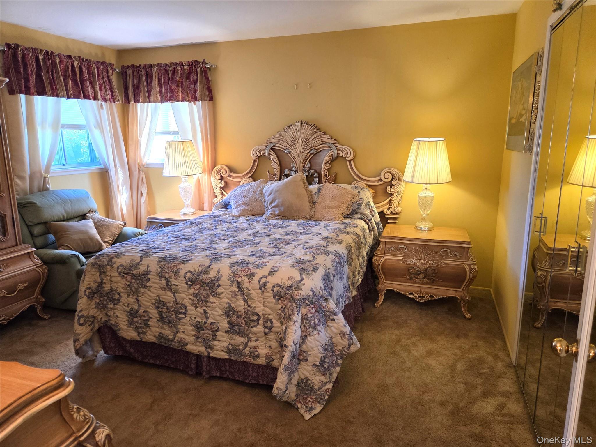 29 Oregon Street, Deer Park, NY 11729