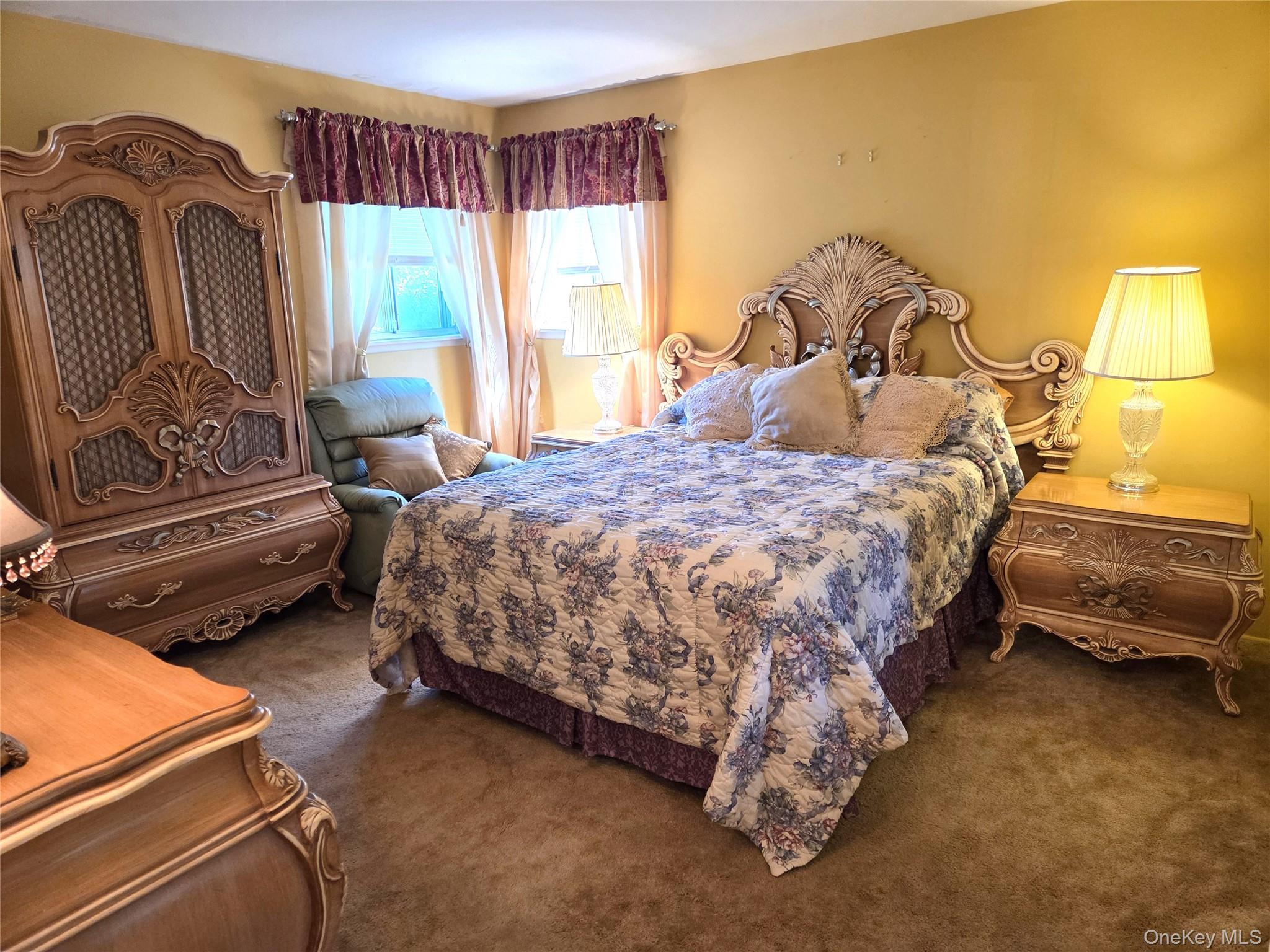 29 Oregon Street, Deer Park, NY 11729