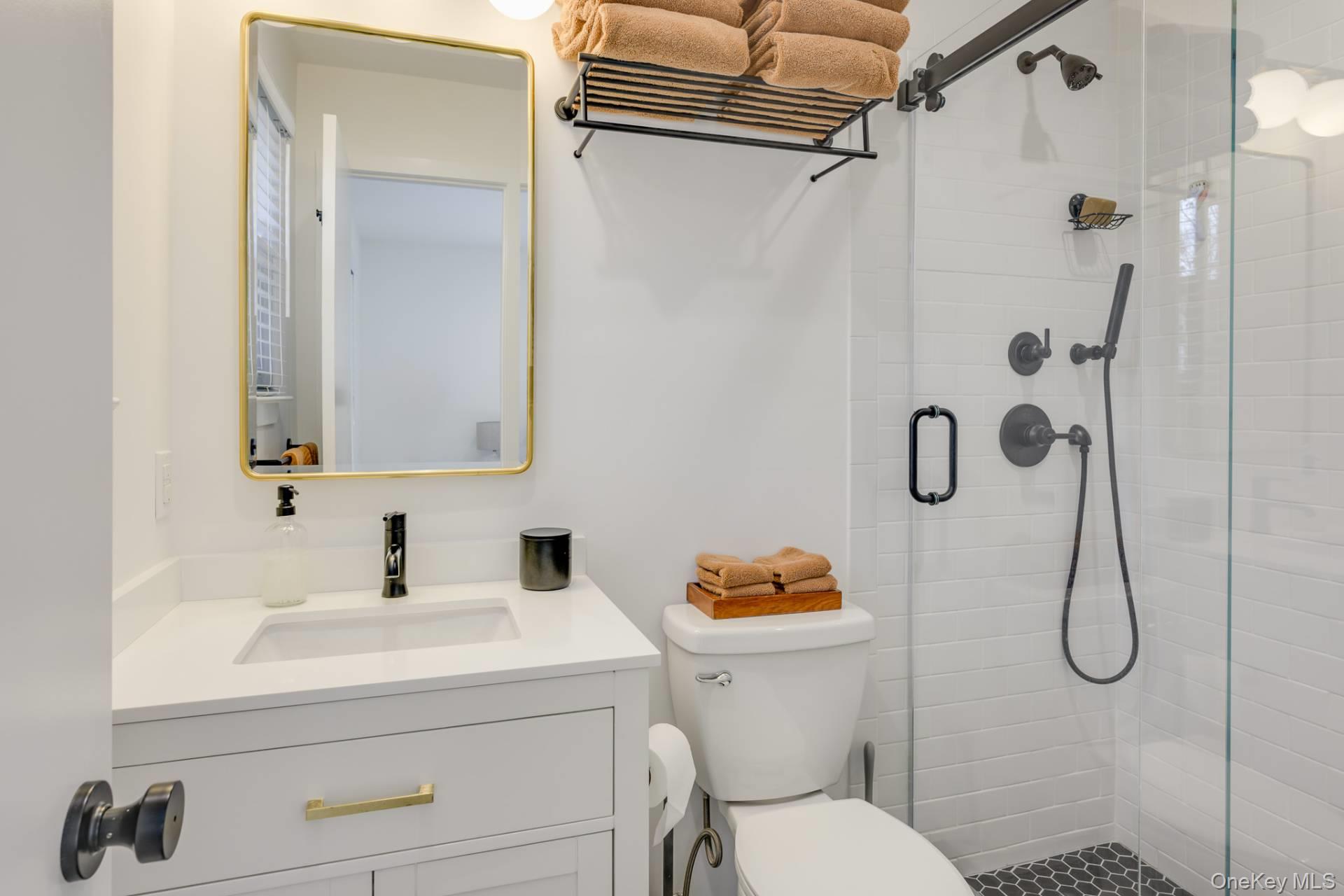 41 Old Squires Road, Hampton Bays, NY 11946