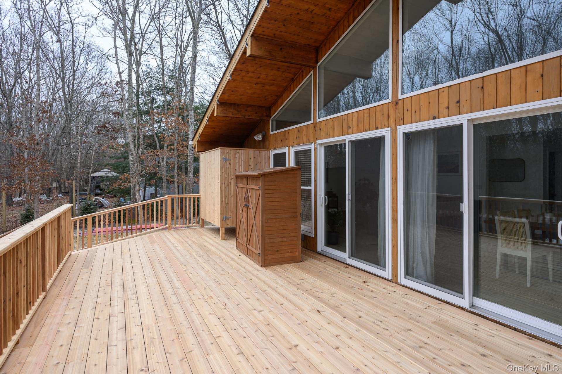 41 Old Squires Road, Hampton Bays, NY 11946