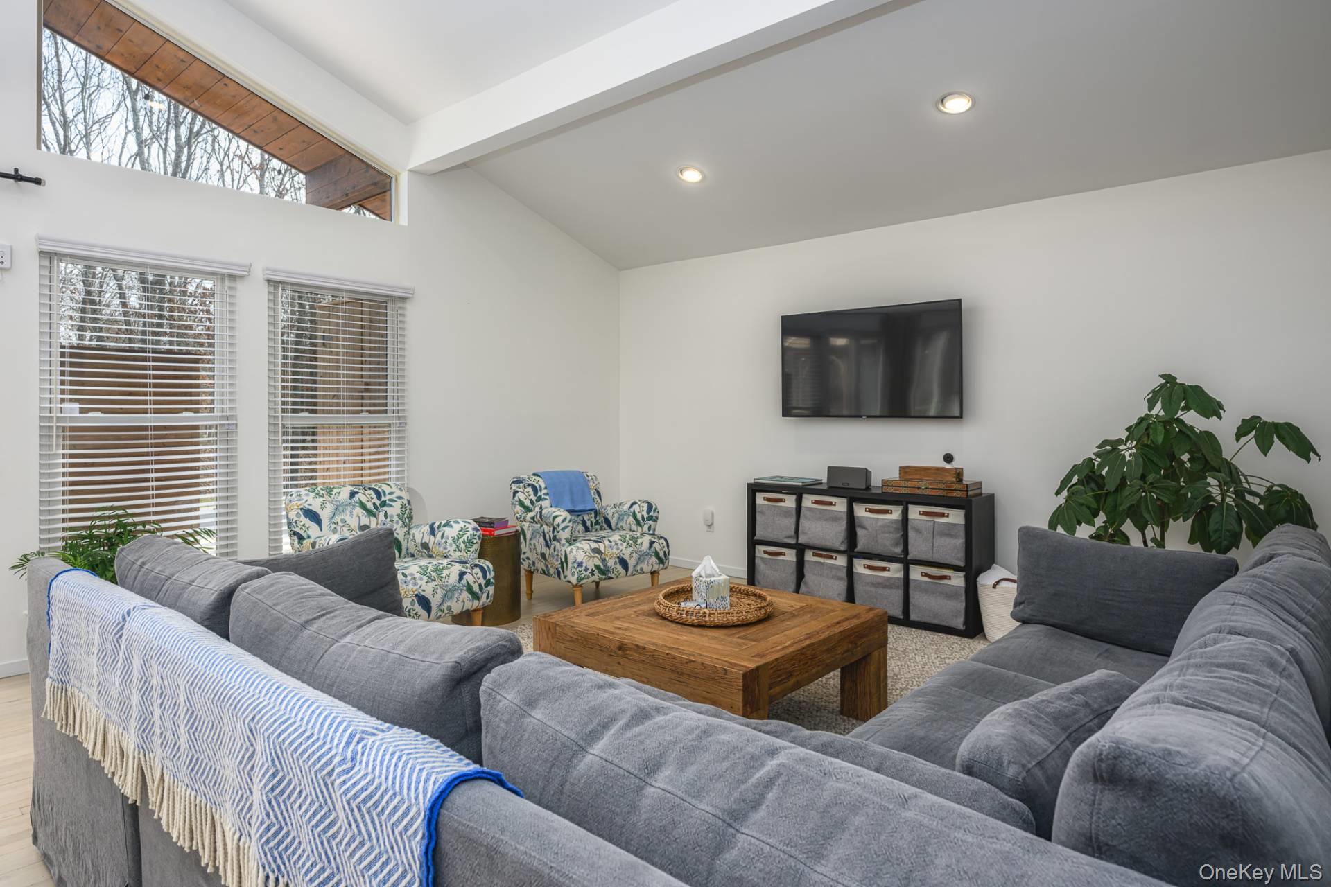 41 Old Squires Road, Hampton Bays, NY 11946