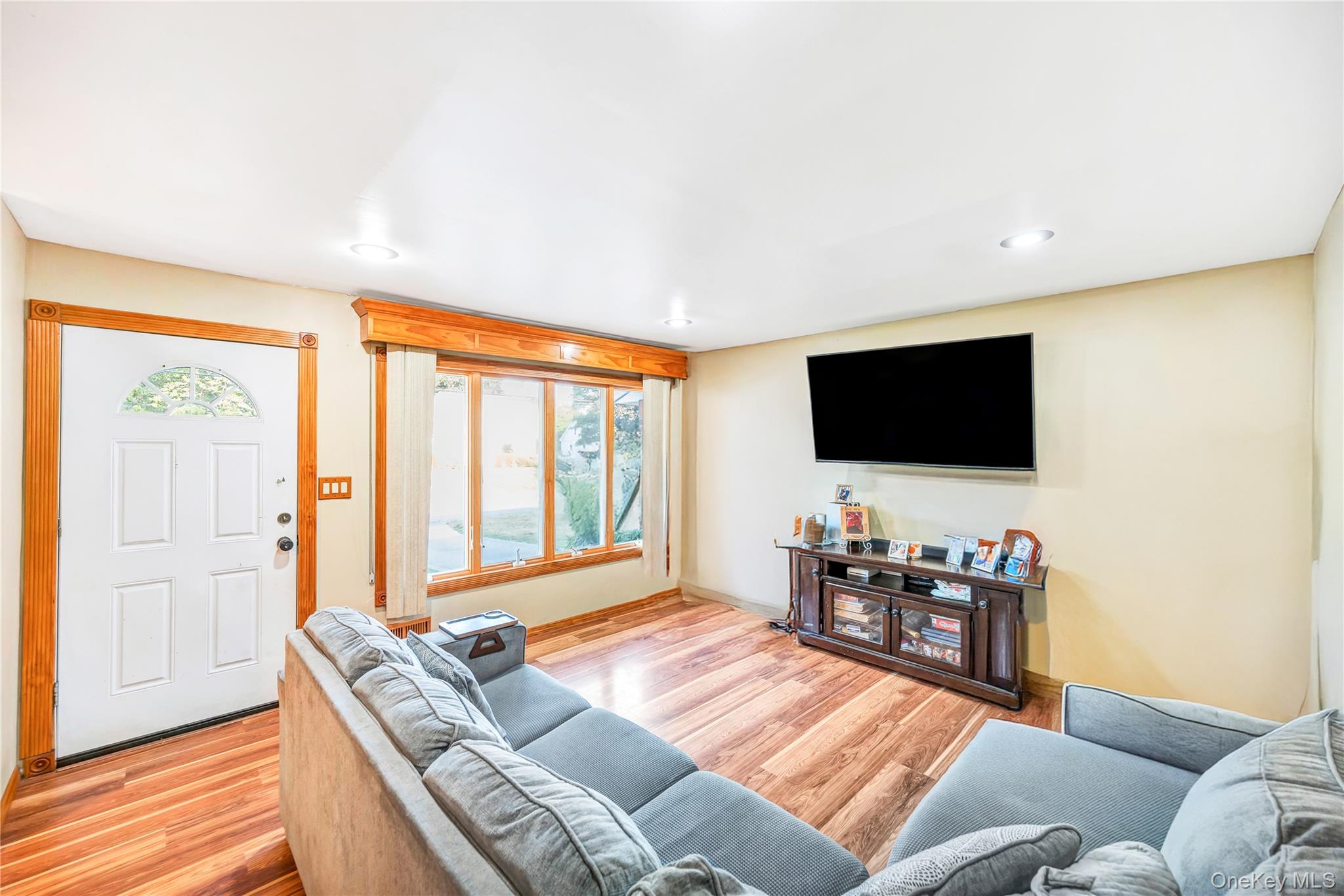 1614 Brightshore Boulevard, Bay Shore, NY 11706