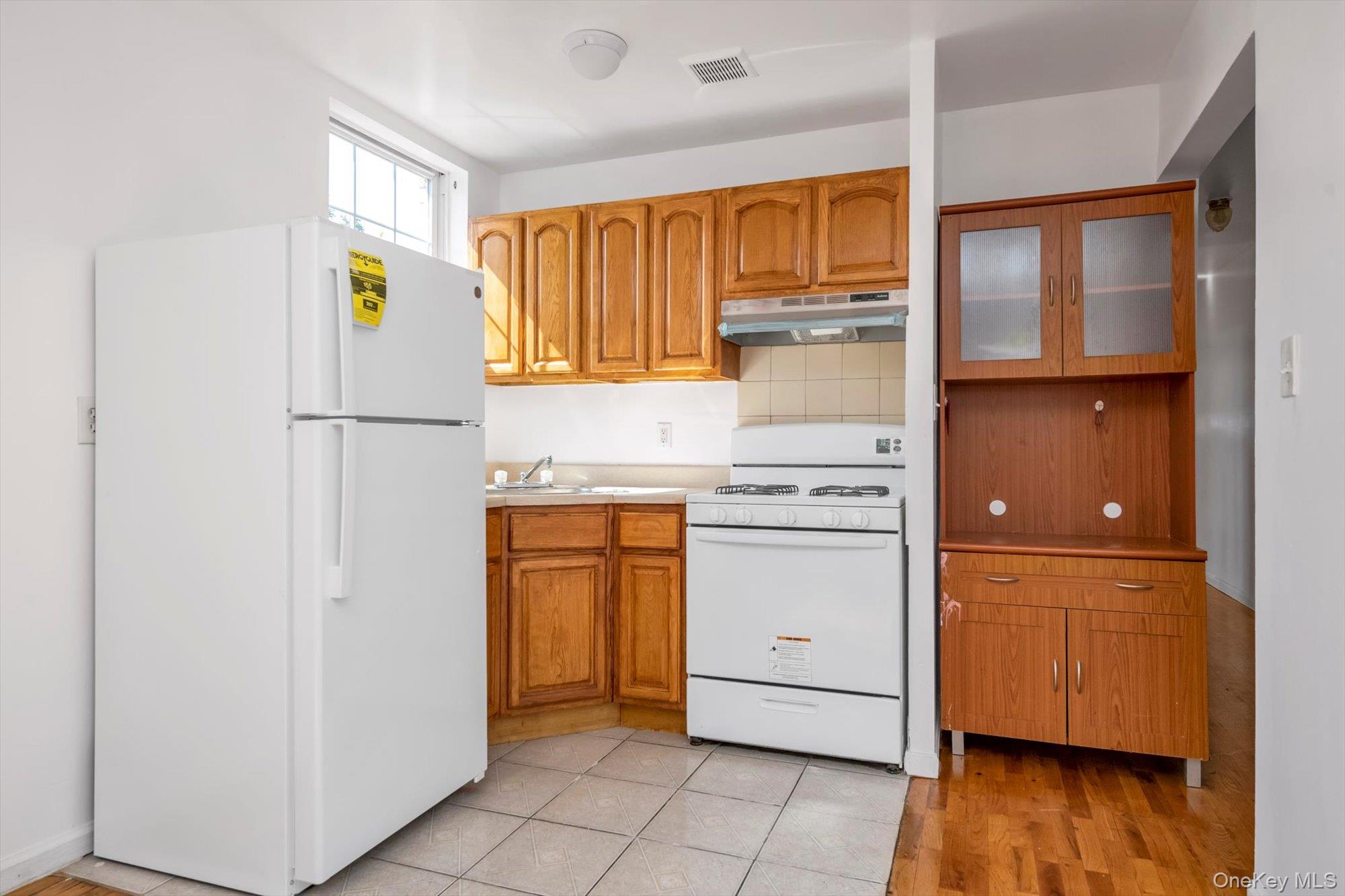 400 Crescent Street, Brooklyn, NY 11208