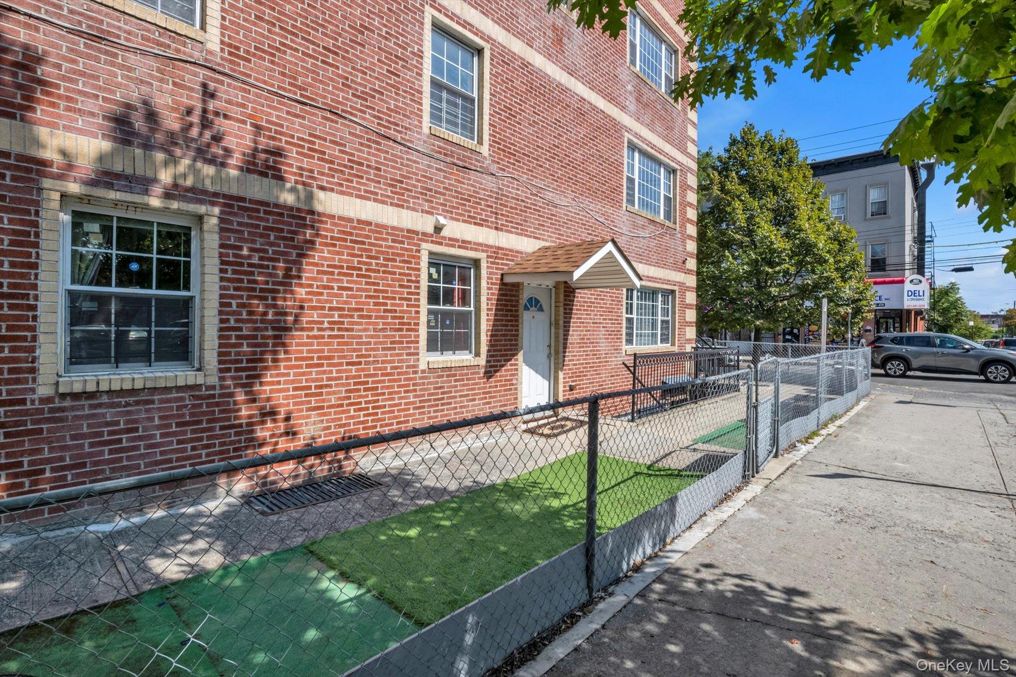 400 Crescent Street, Brooklyn, NY 11208