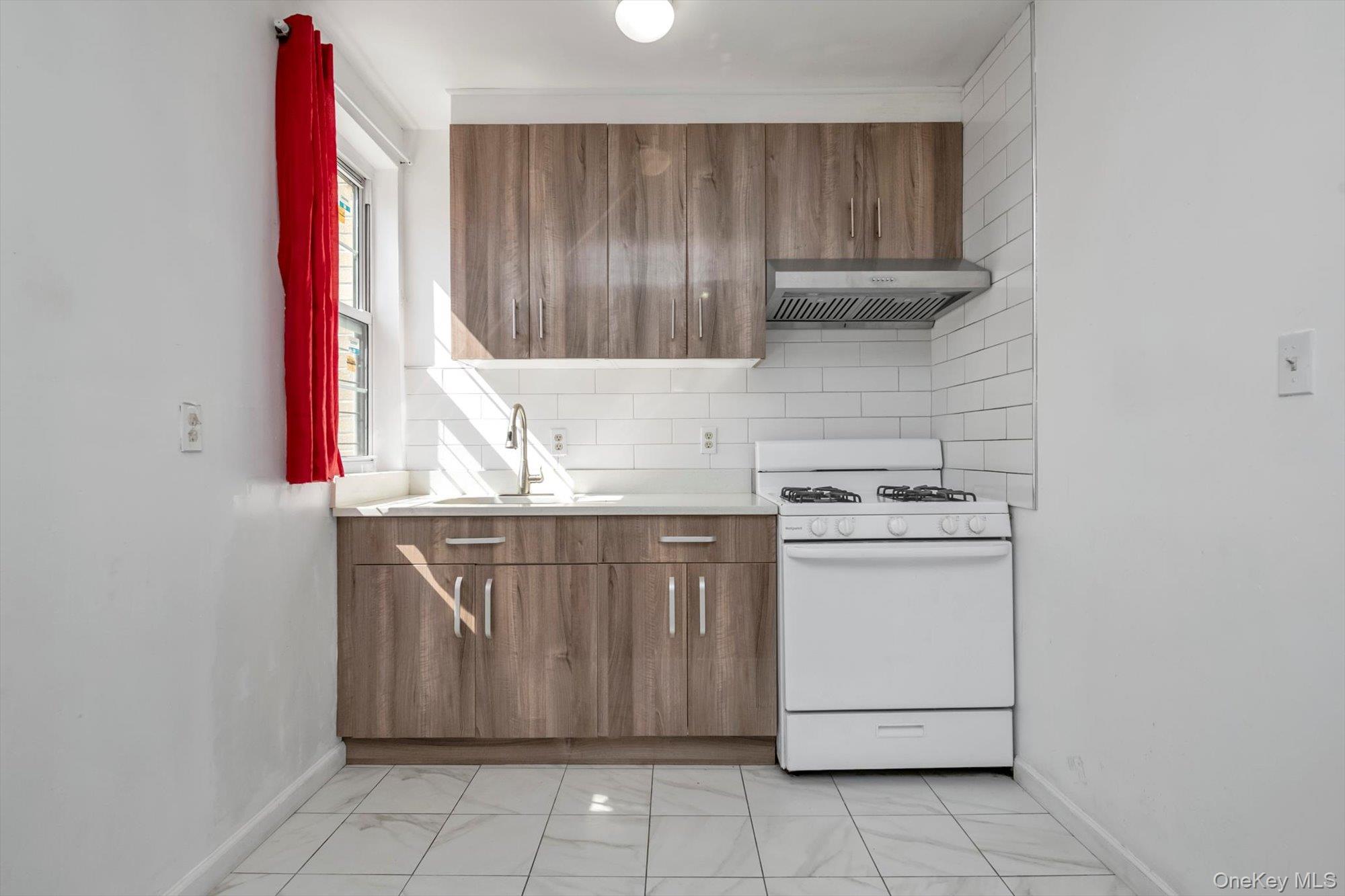 400 Crescent Street, Brooklyn, NY 11208