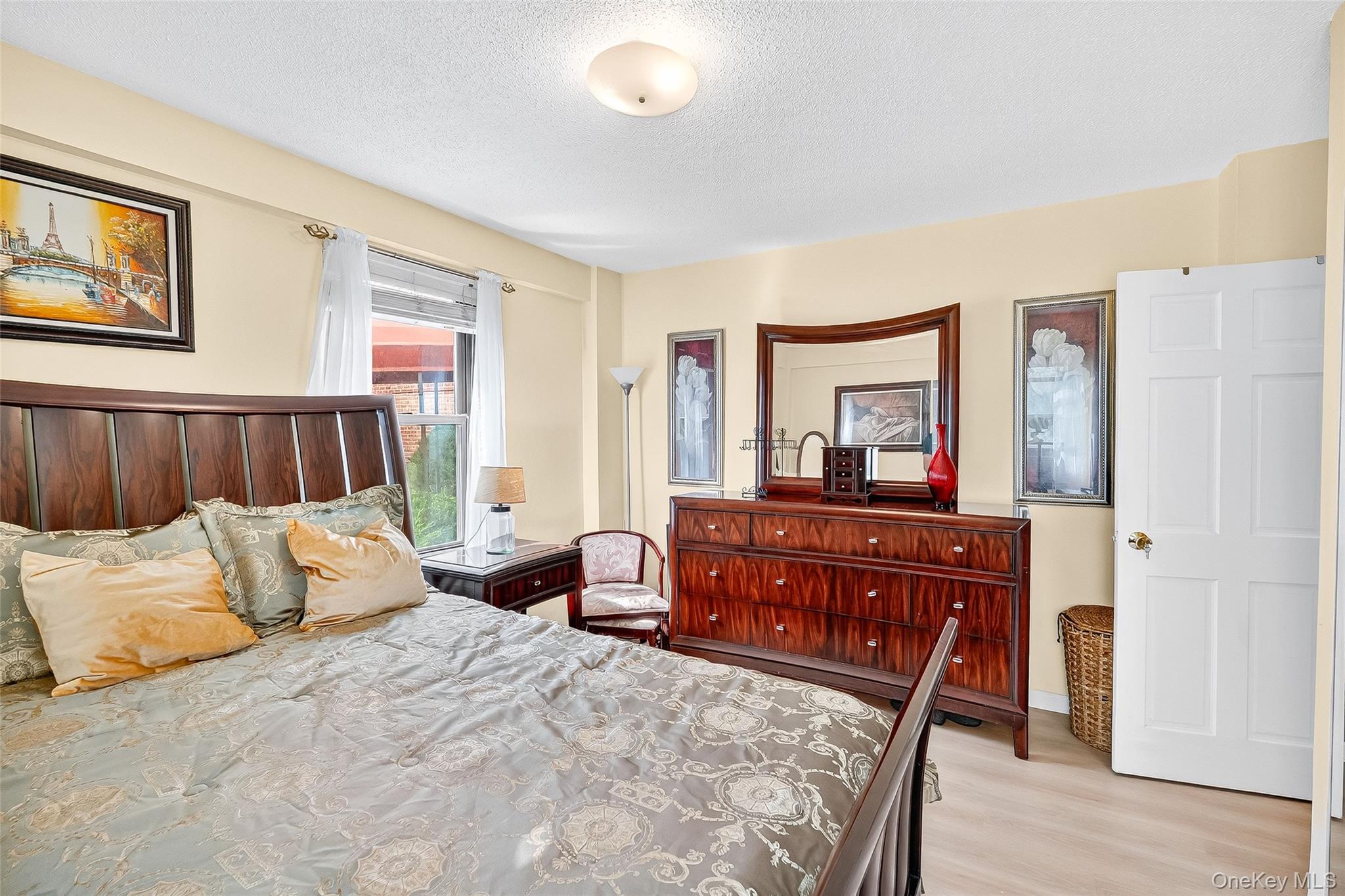 180 Pearsall Drive # 1D, Mount Vernon, NY 10552