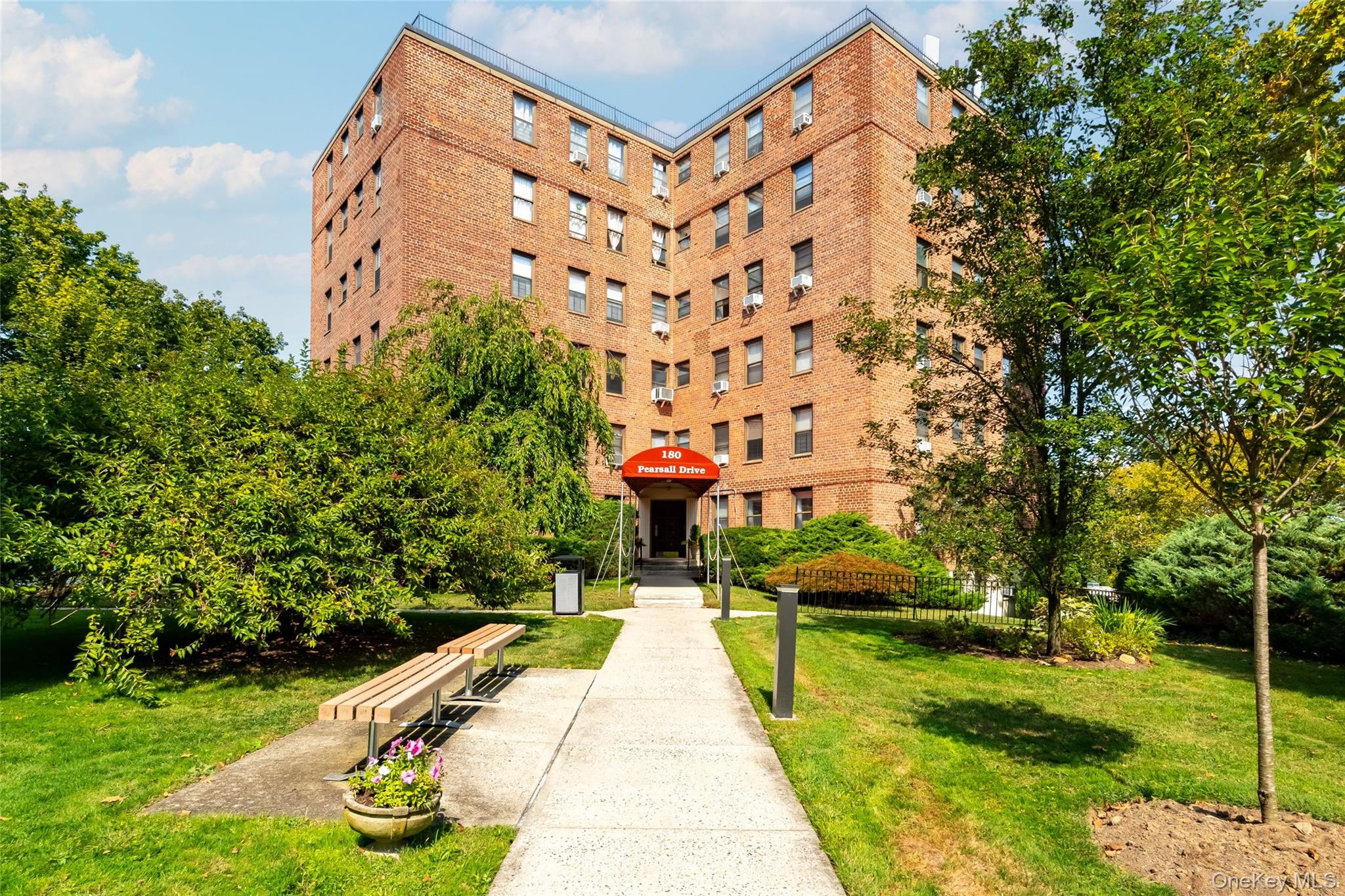 180 Pearsall Drive # 1D, Mount Vernon, NY 10552