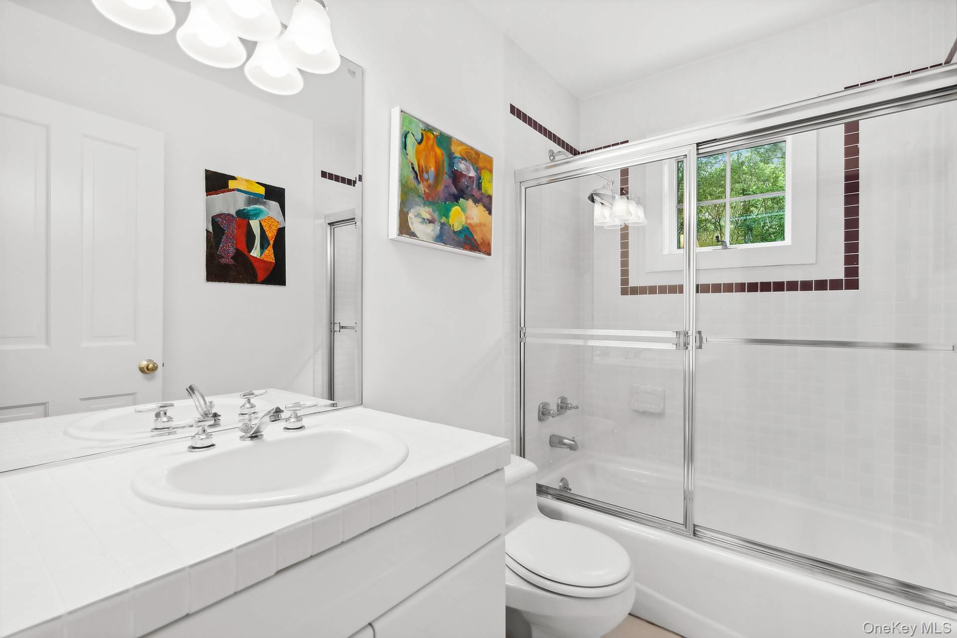 574 Route 114, Wainscott, NY 11975