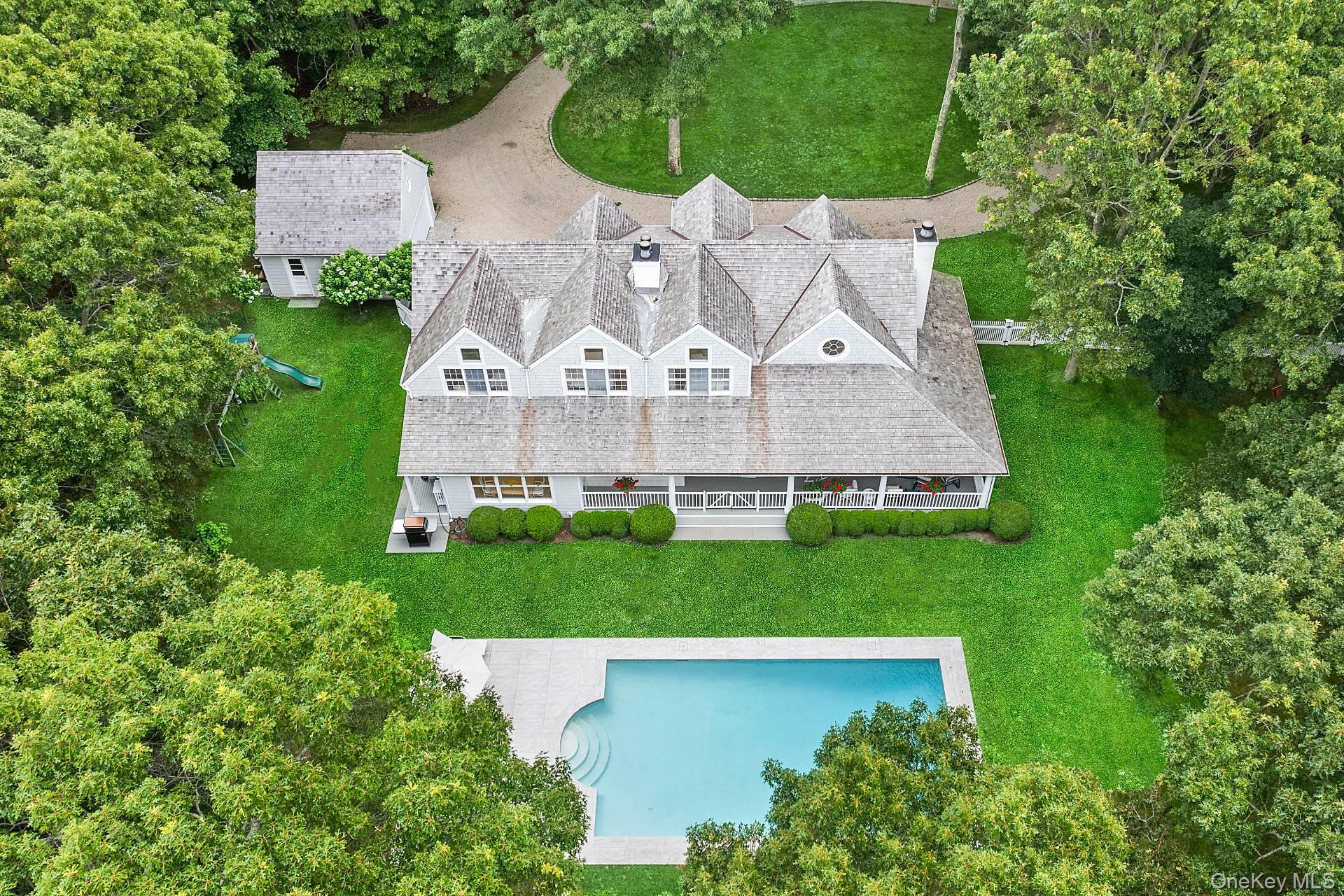 574 Route 114, Wainscott, NY 11975