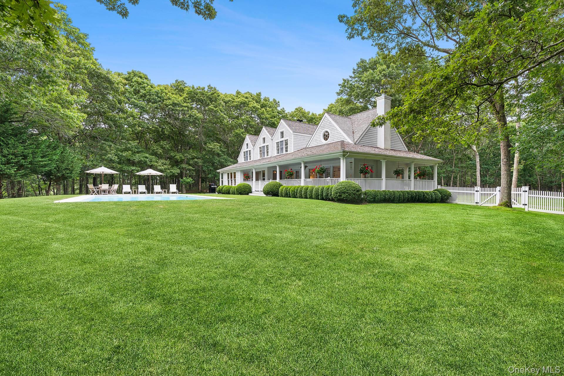 574 Route 114, Wainscott, NY 11975