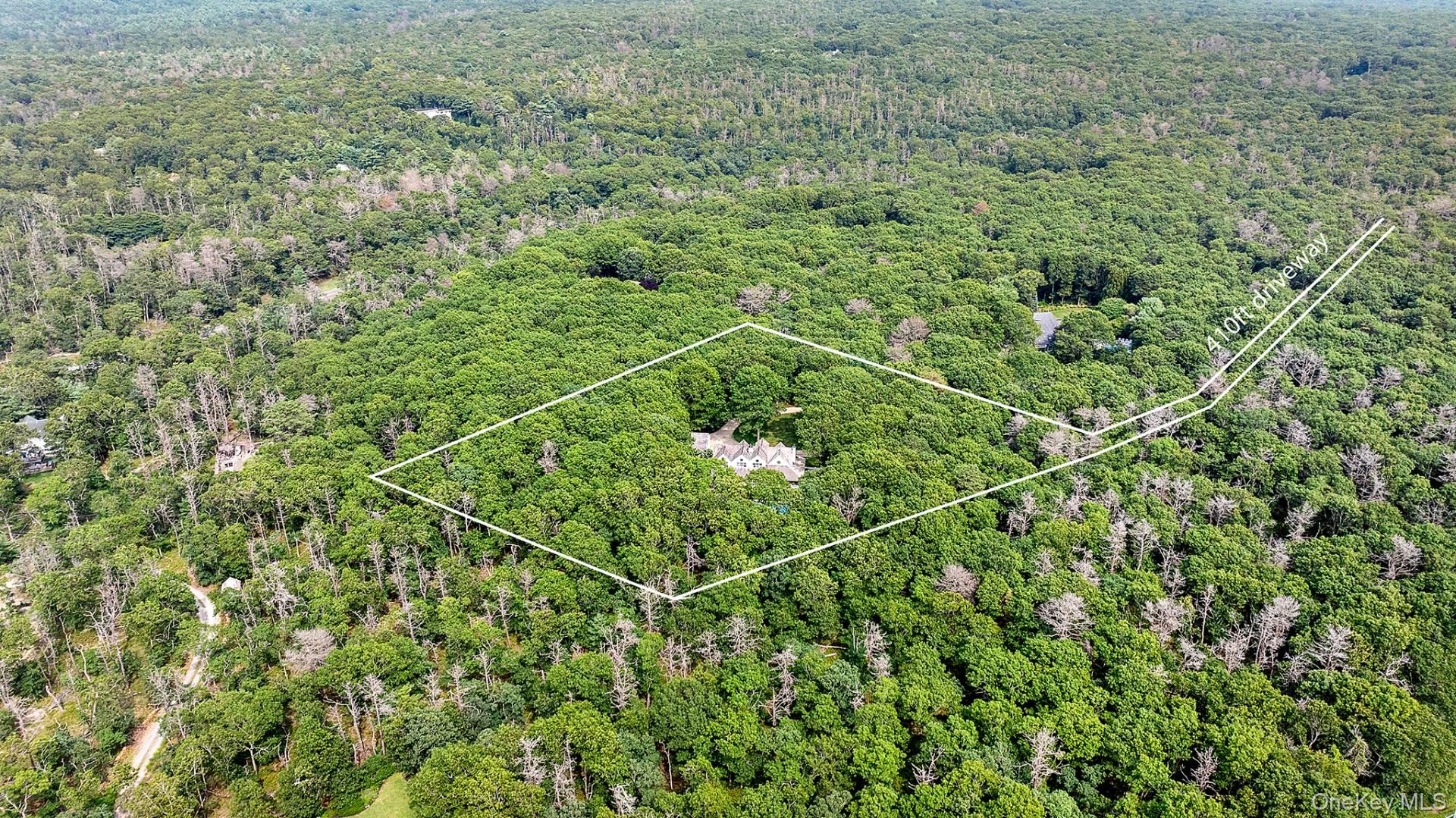 574 Route 114, Wainscott, NY 11975