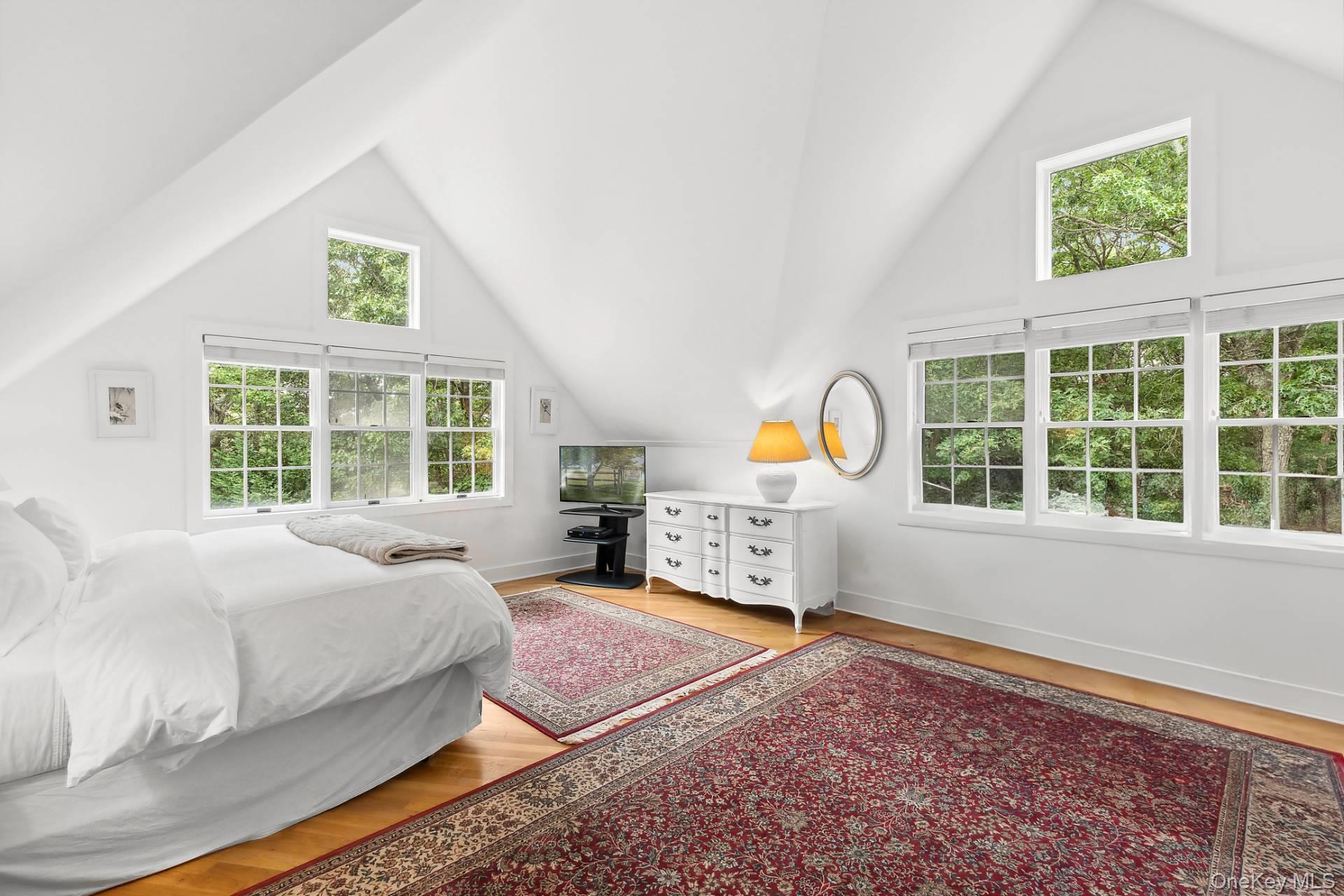 574 Route 114, Wainscott, NY 11975