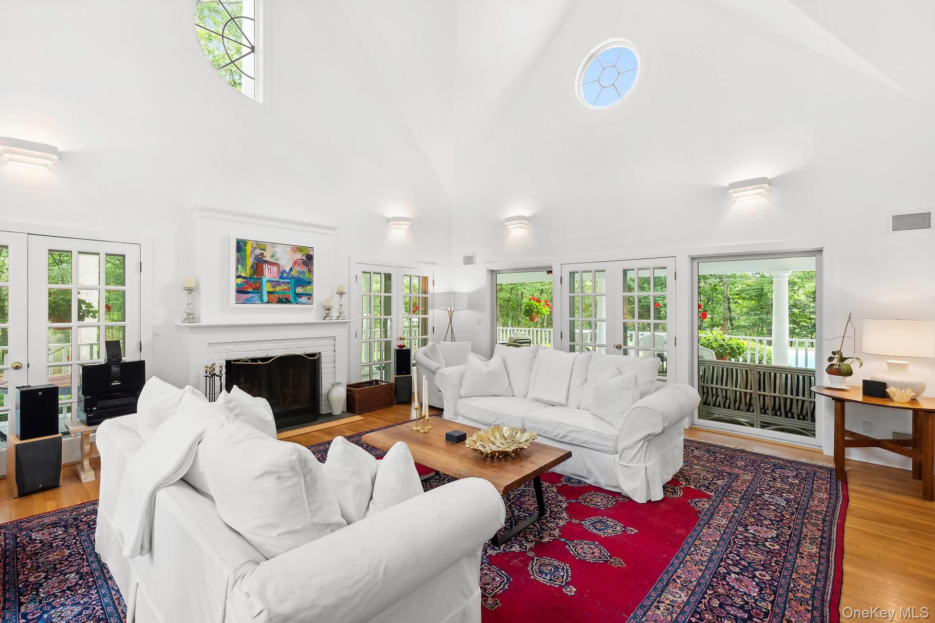 574 Route 114, Wainscott, NY 11975