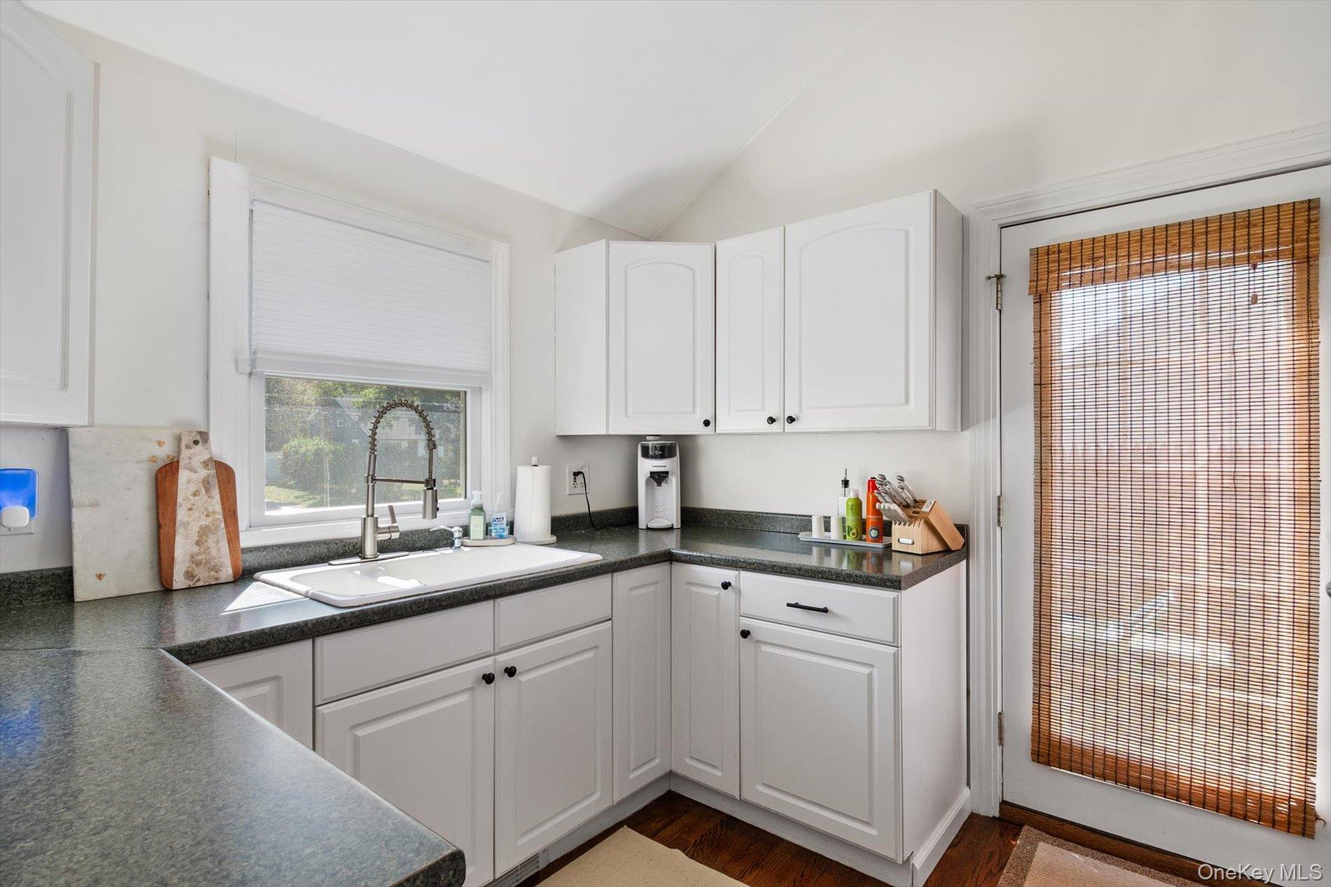 812 Pine Avenue, West Islip, NY 11795