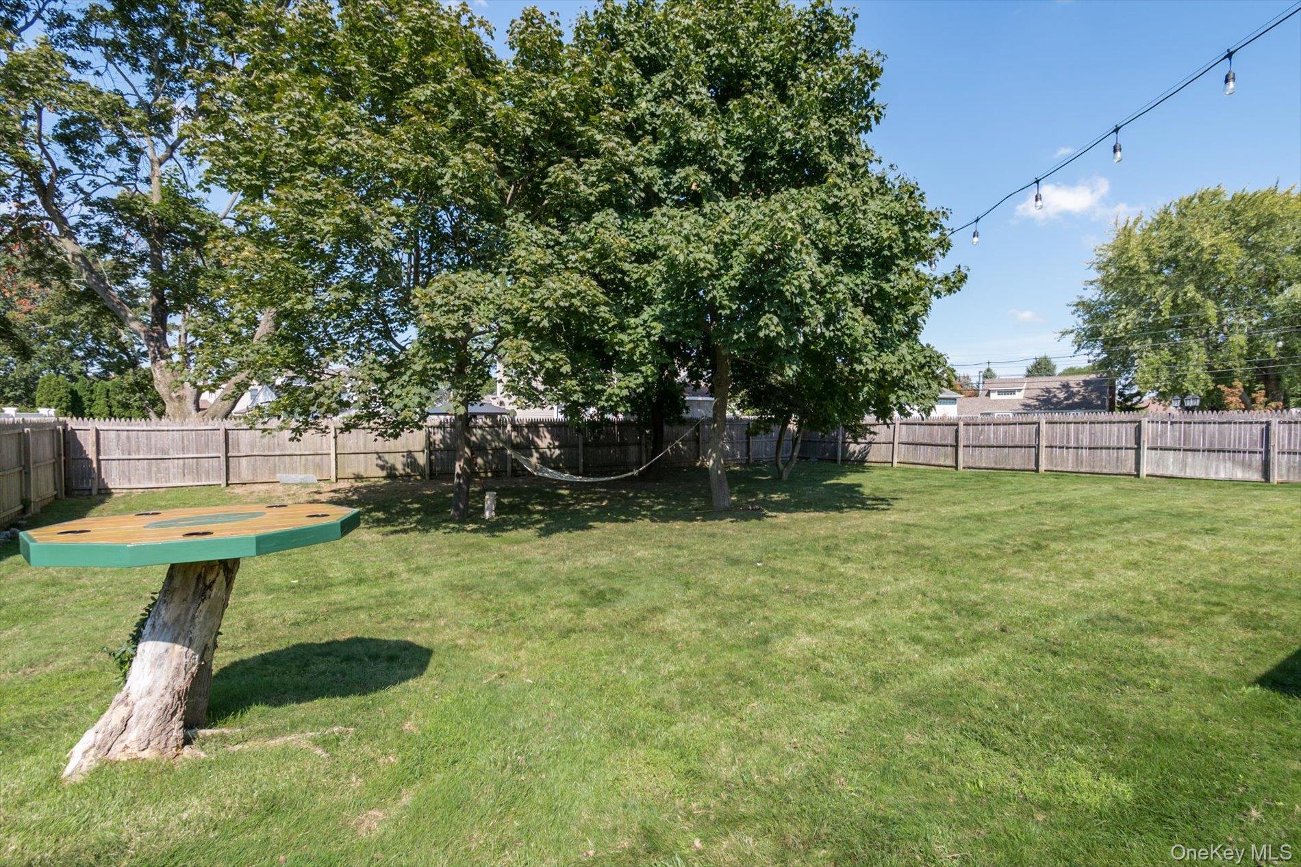 812 Pine Avenue, West Islip, NY 11795