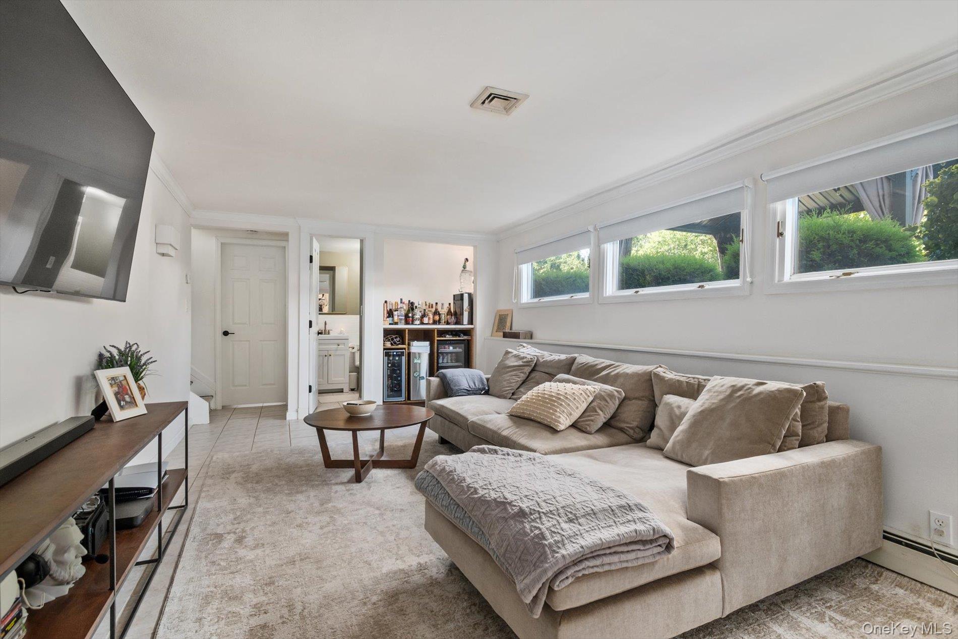 812 Pine Avenue, West Islip, NY 11795