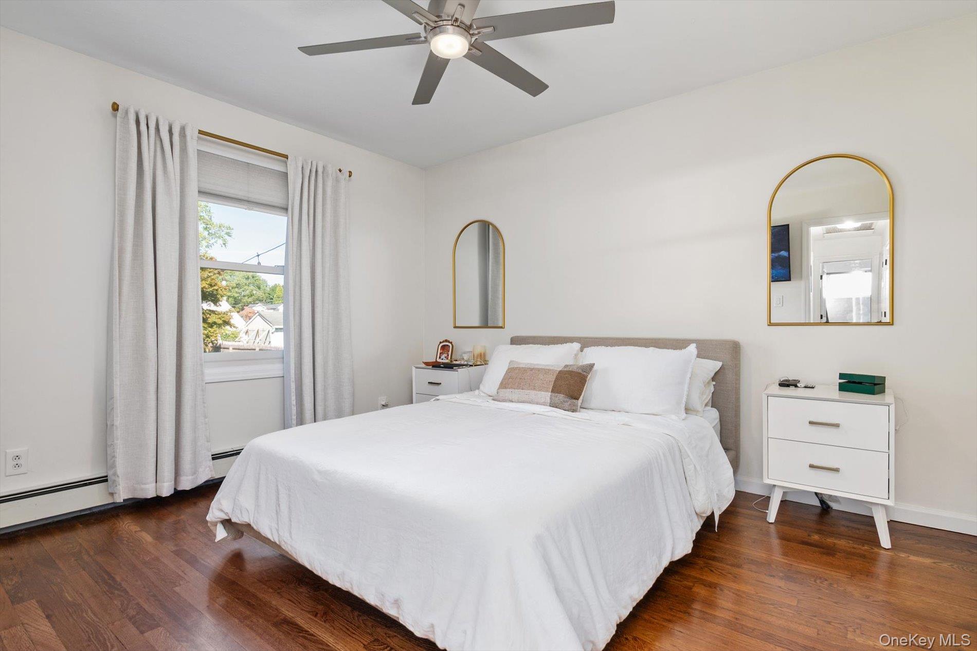 812 Pine Avenue, West Islip, NY 11795