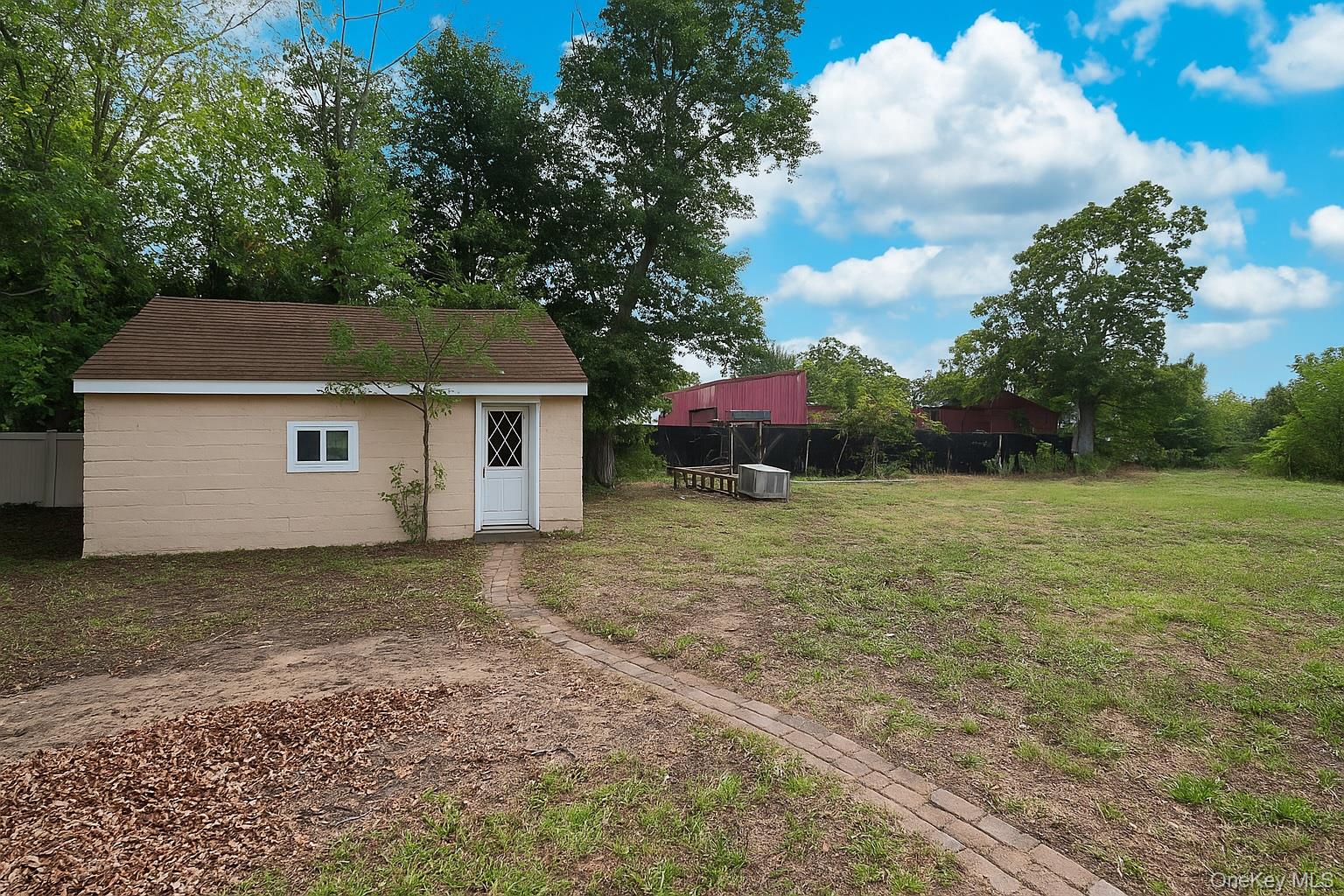 5 Bristol Street, Huntington, NY 11743