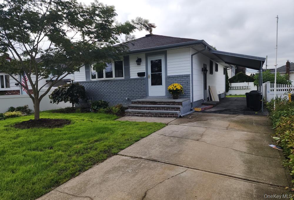 206 N Kentucky Avenue, Massapequa, NY 11758
