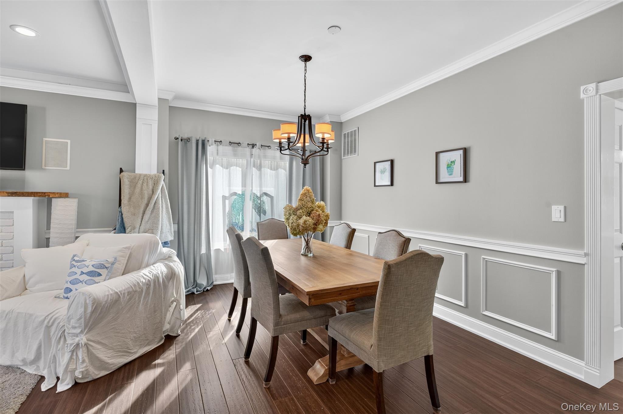 8 Ledger View Court, Highland Mills, NY 10930