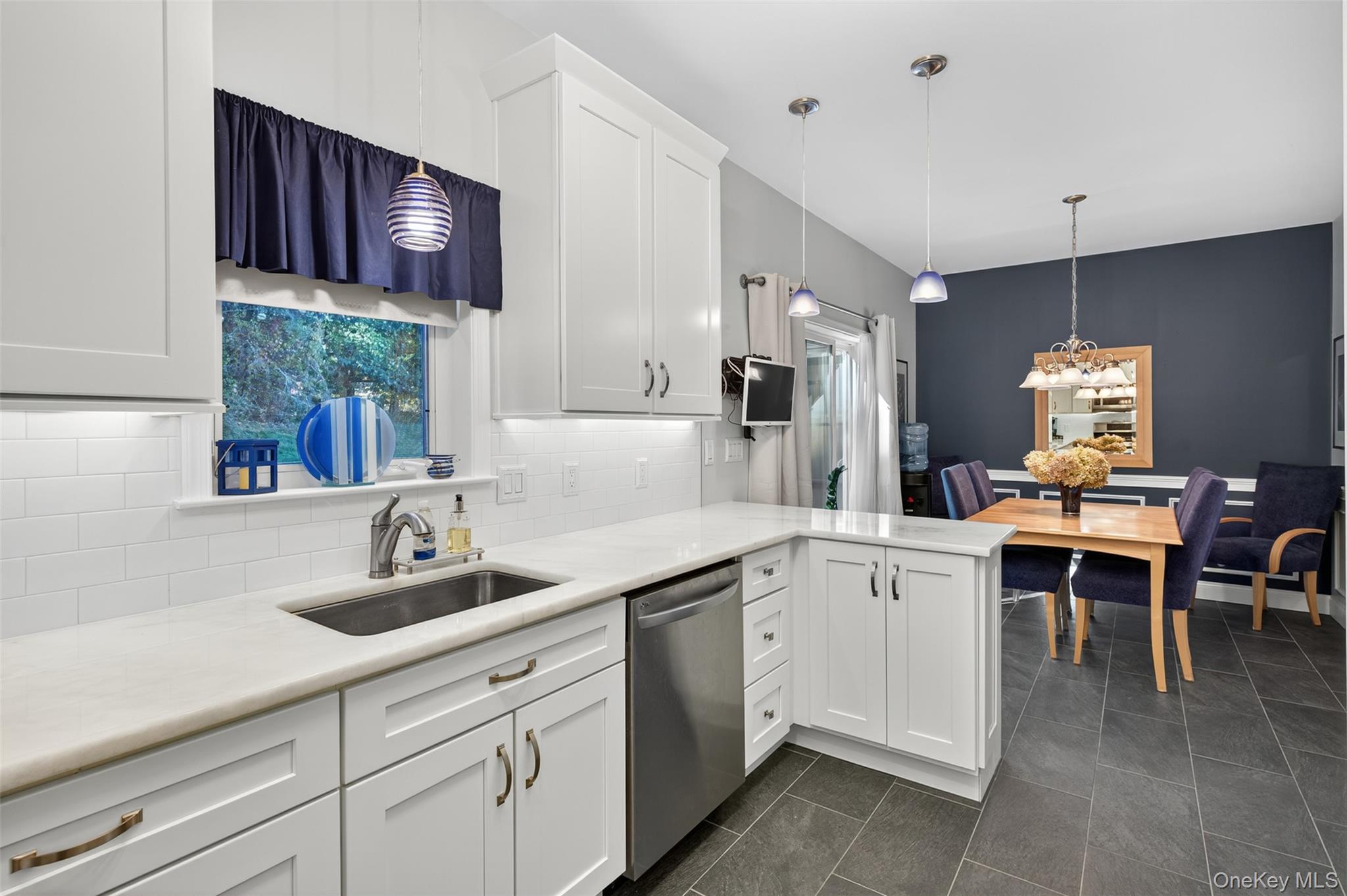 8 Ledger View Court, Highland Mills, NY 10930