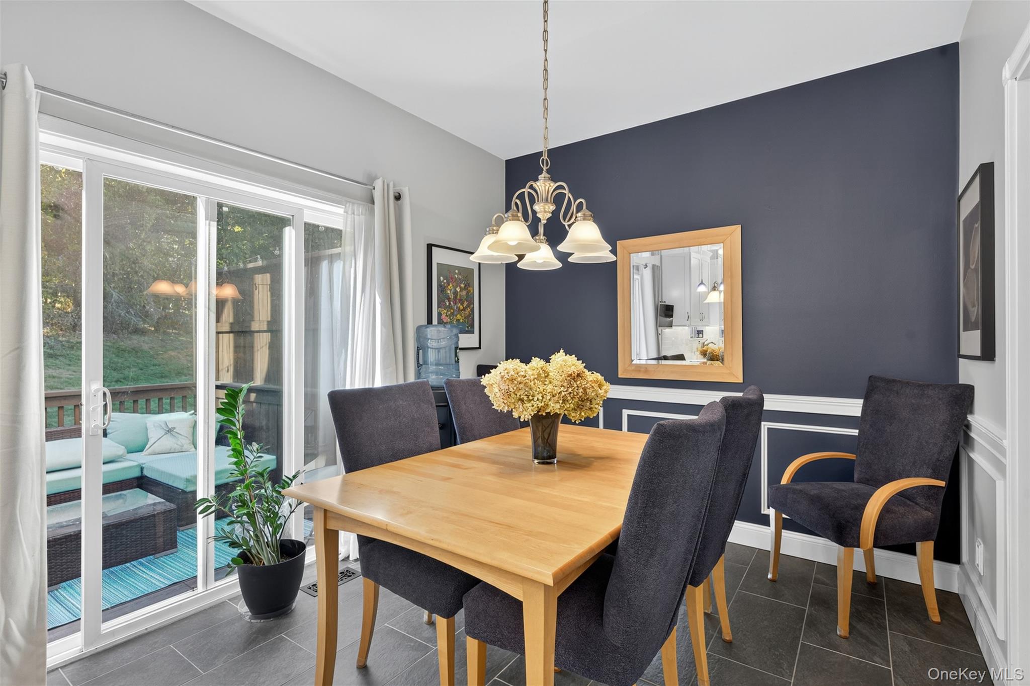 8 Ledger View Court, Highland Mills, NY 10930