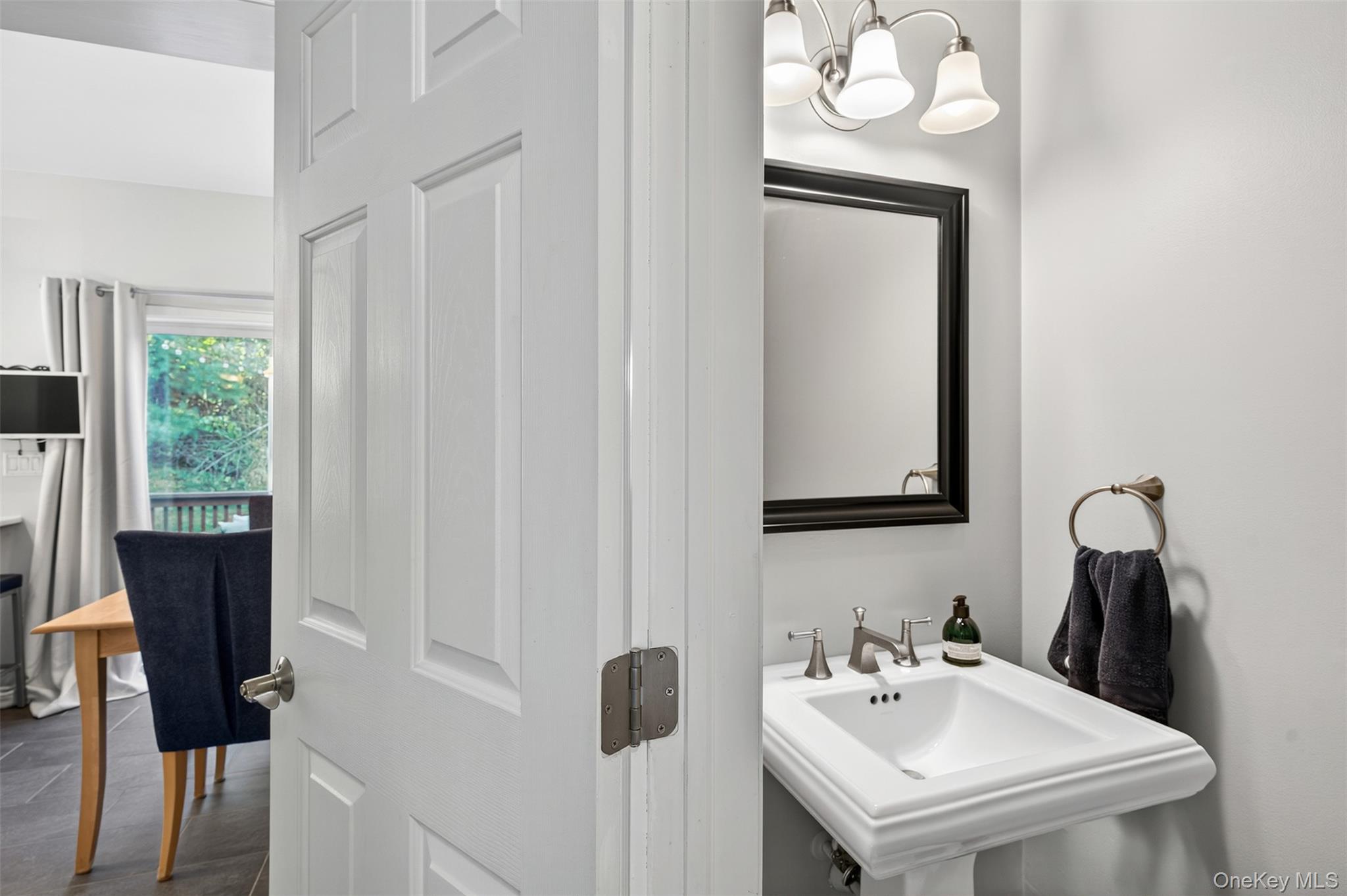 8 Ledger View Court, Highland Mills, NY 10930