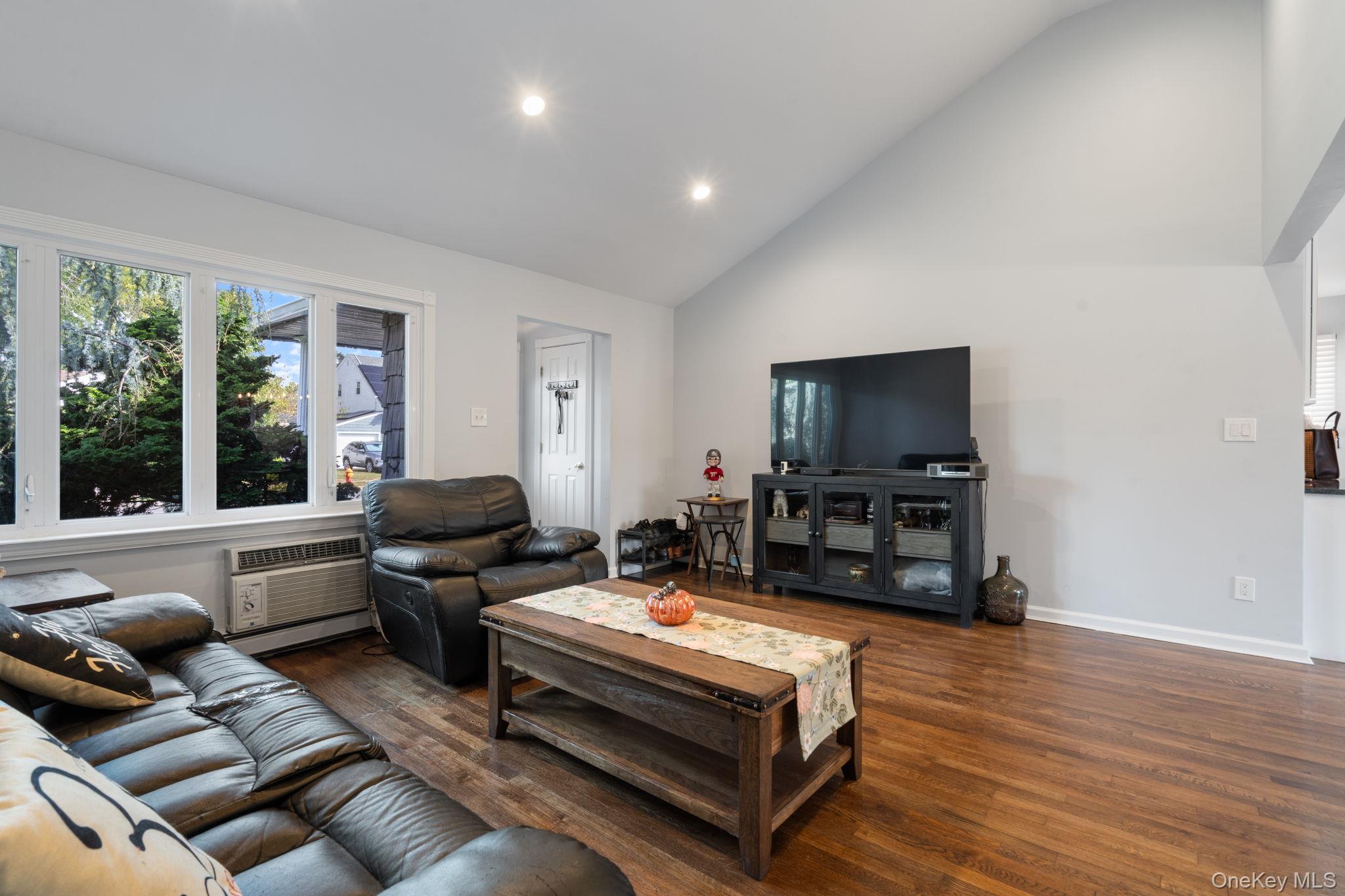 68 Thorne Avenue, North Massapequa, NY 11758