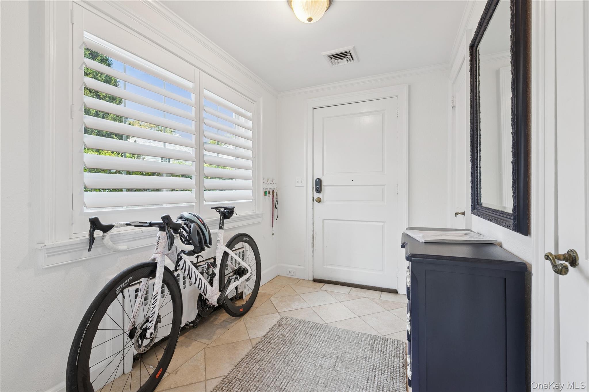 283 Main Street, Westhampton Beach, NY 11978