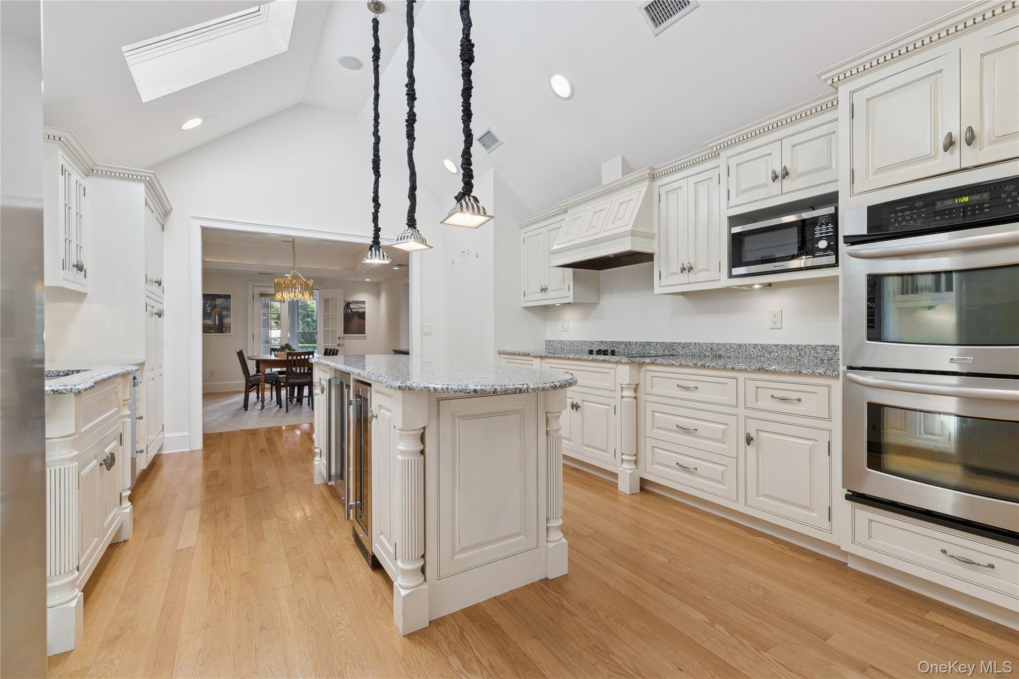 283 Main Street, Westhampton Beach, NY 11978