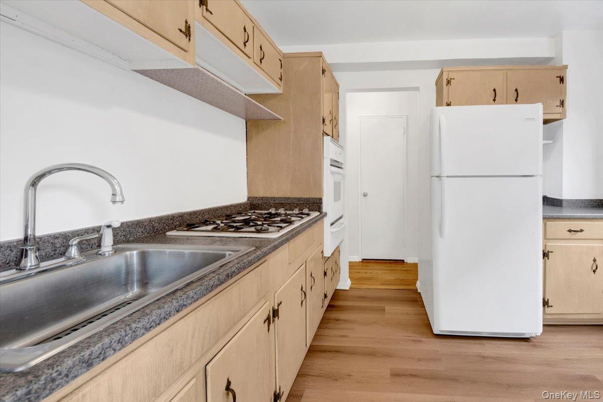 4320 E Van Cortlandt Park E # 5E, Bronx, NY 10470