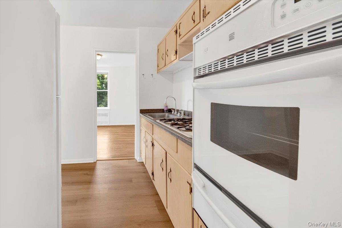 4320 E Van Cortlandt Park E # 5E, Bronx, NY 10470