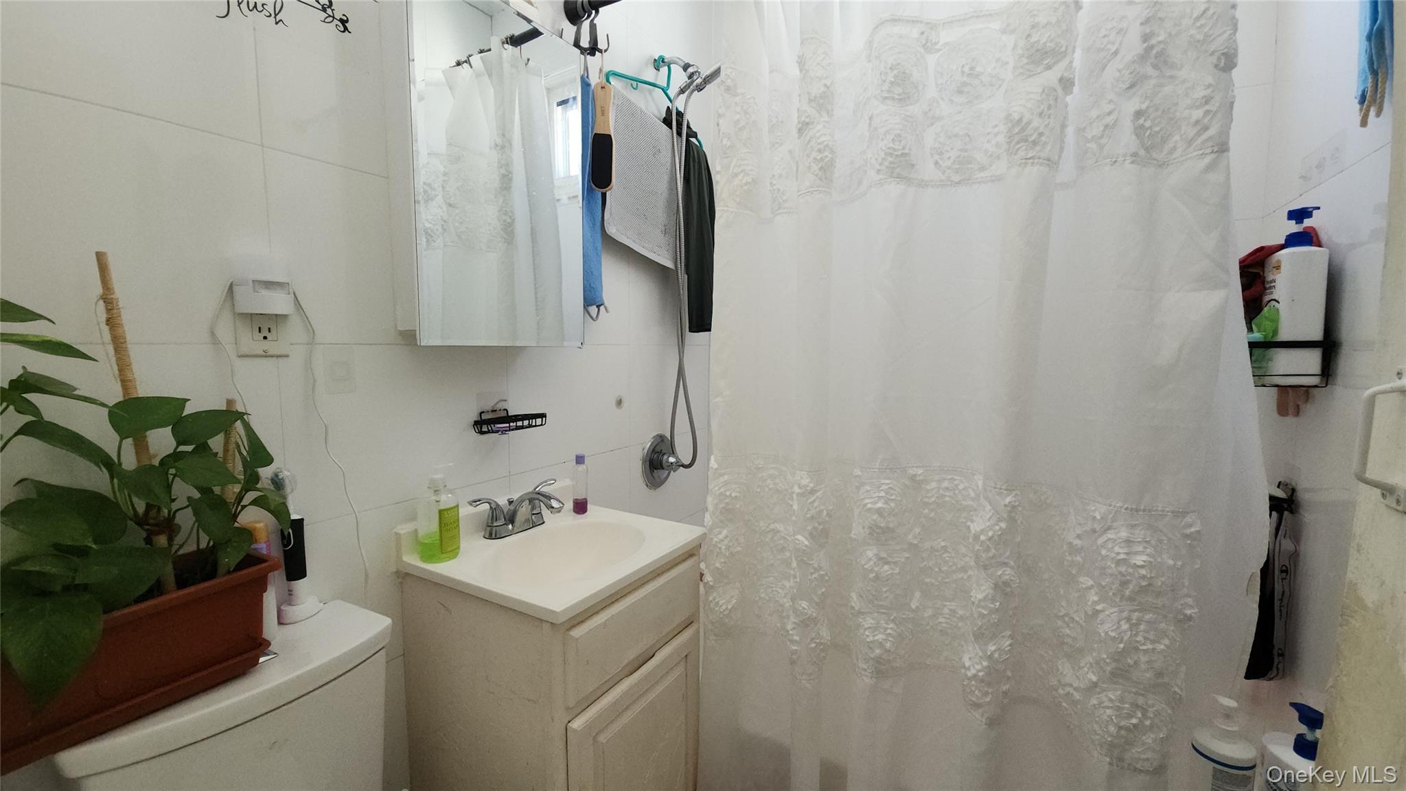 5434 83rd Street, Elmhurst, NY 11373