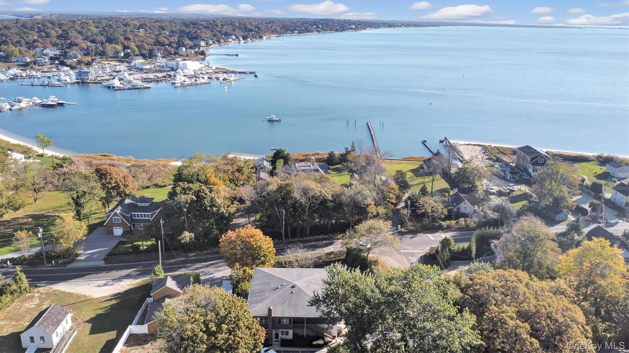 40 Canoe Place # 3, Hampton Bays, NY 11946