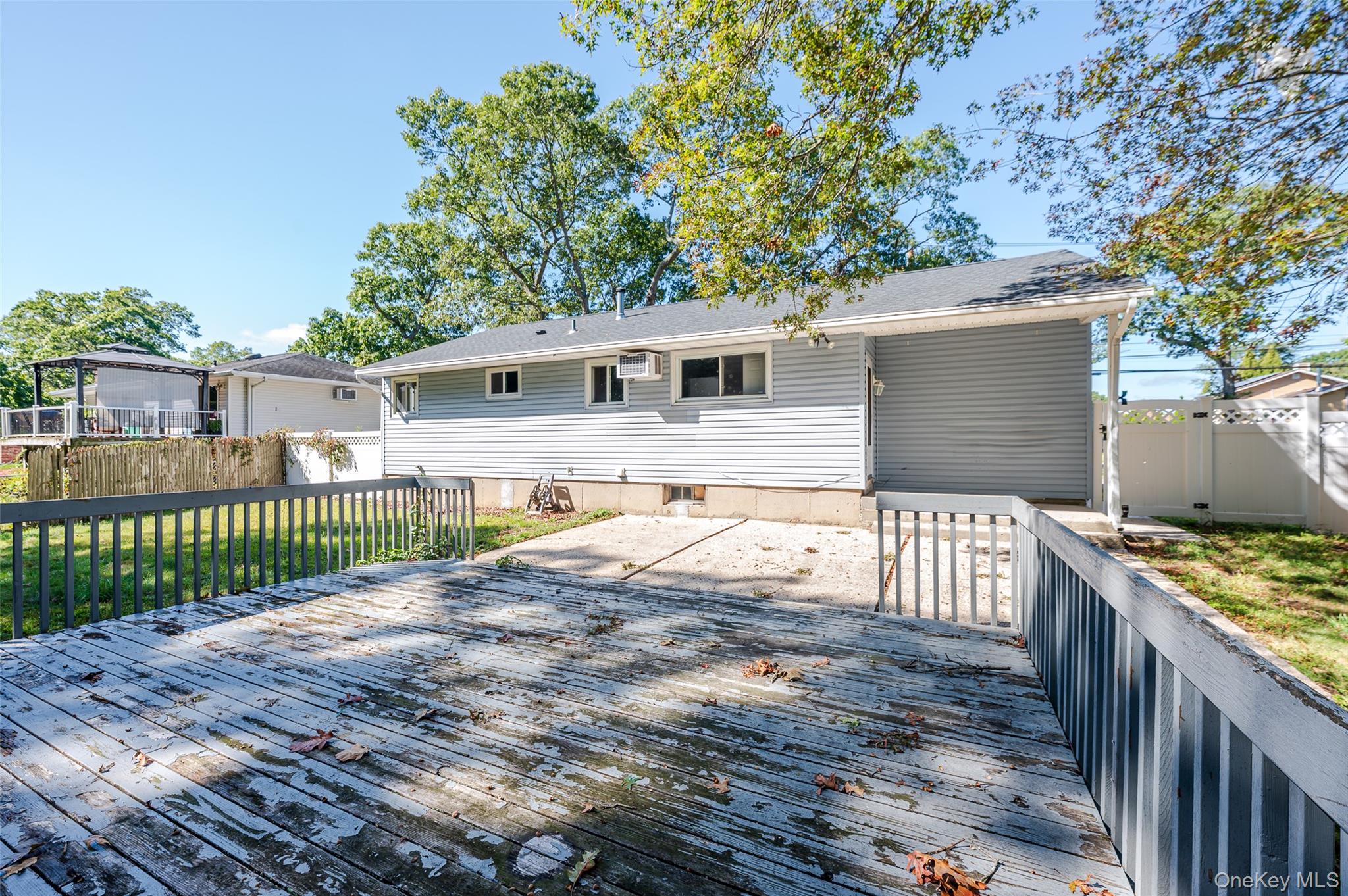 1139 Waverly Avenue, Farmingville, NY 11738