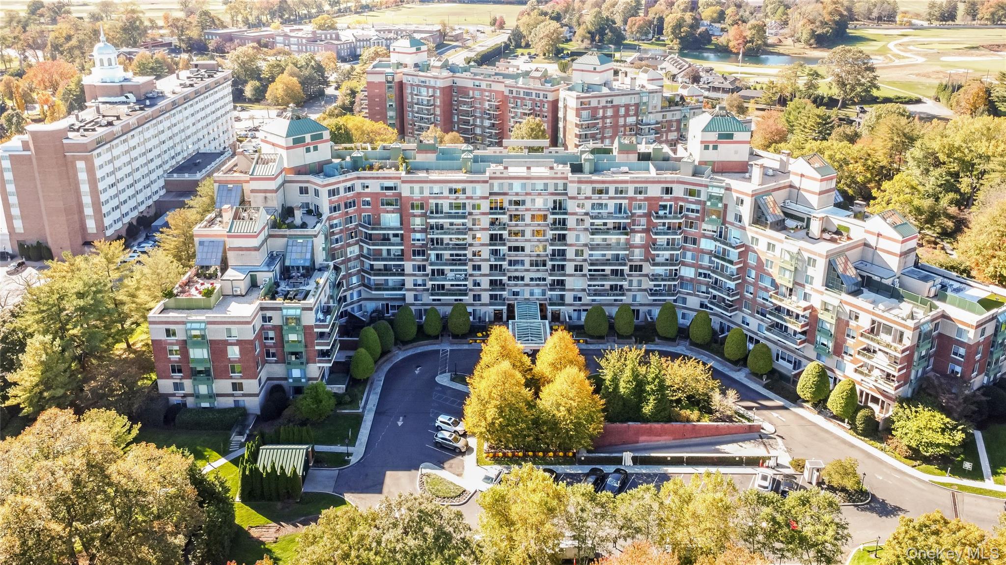 100 Hilton Avenue # M27, Garden City, NY 11530