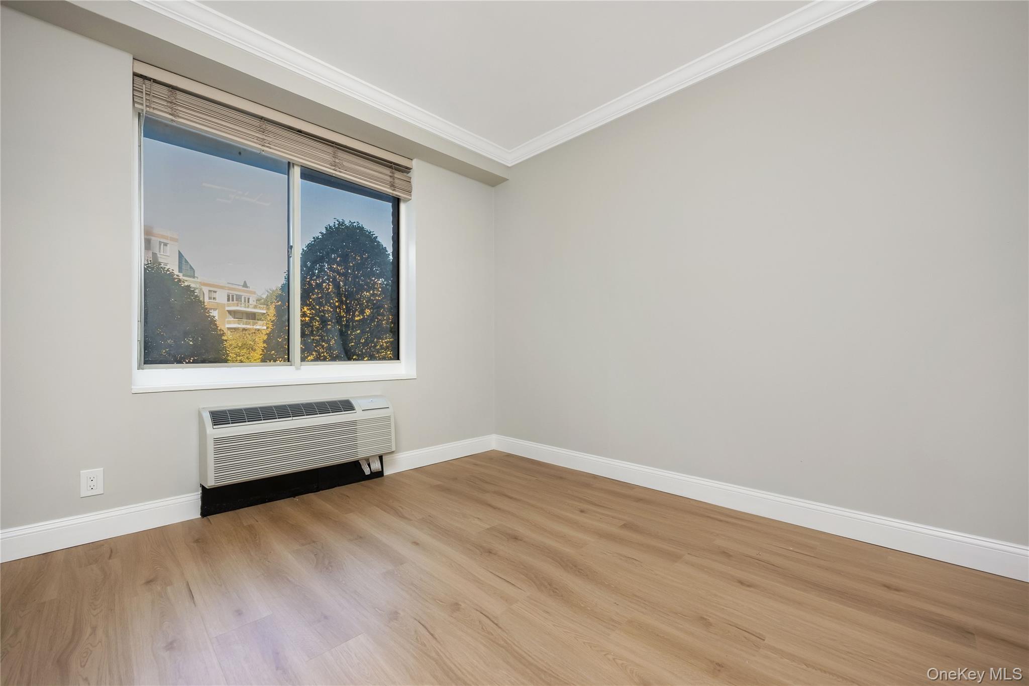 100 Hilton Avenue # M27, Garden City, NY 11530