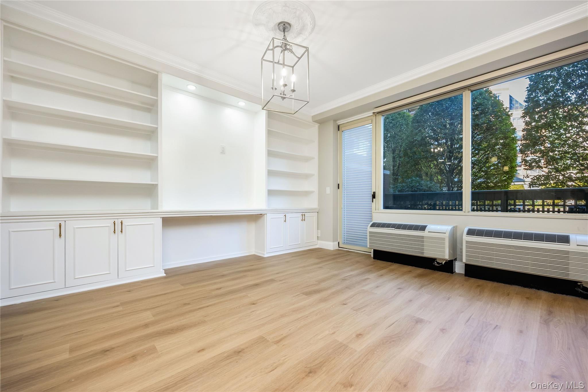 100 Hilton Avenue # M27, Garden City, NY 11530