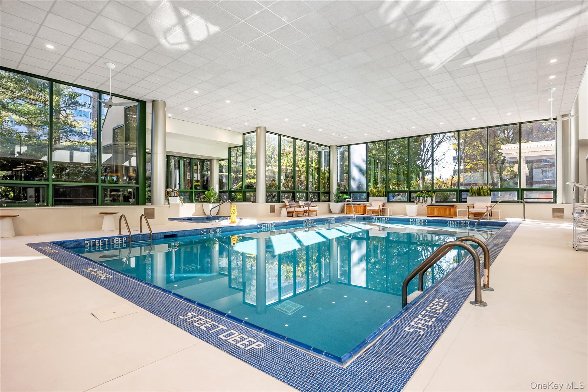 100 Hilton Avenue # M27, Garden City, NY 11530