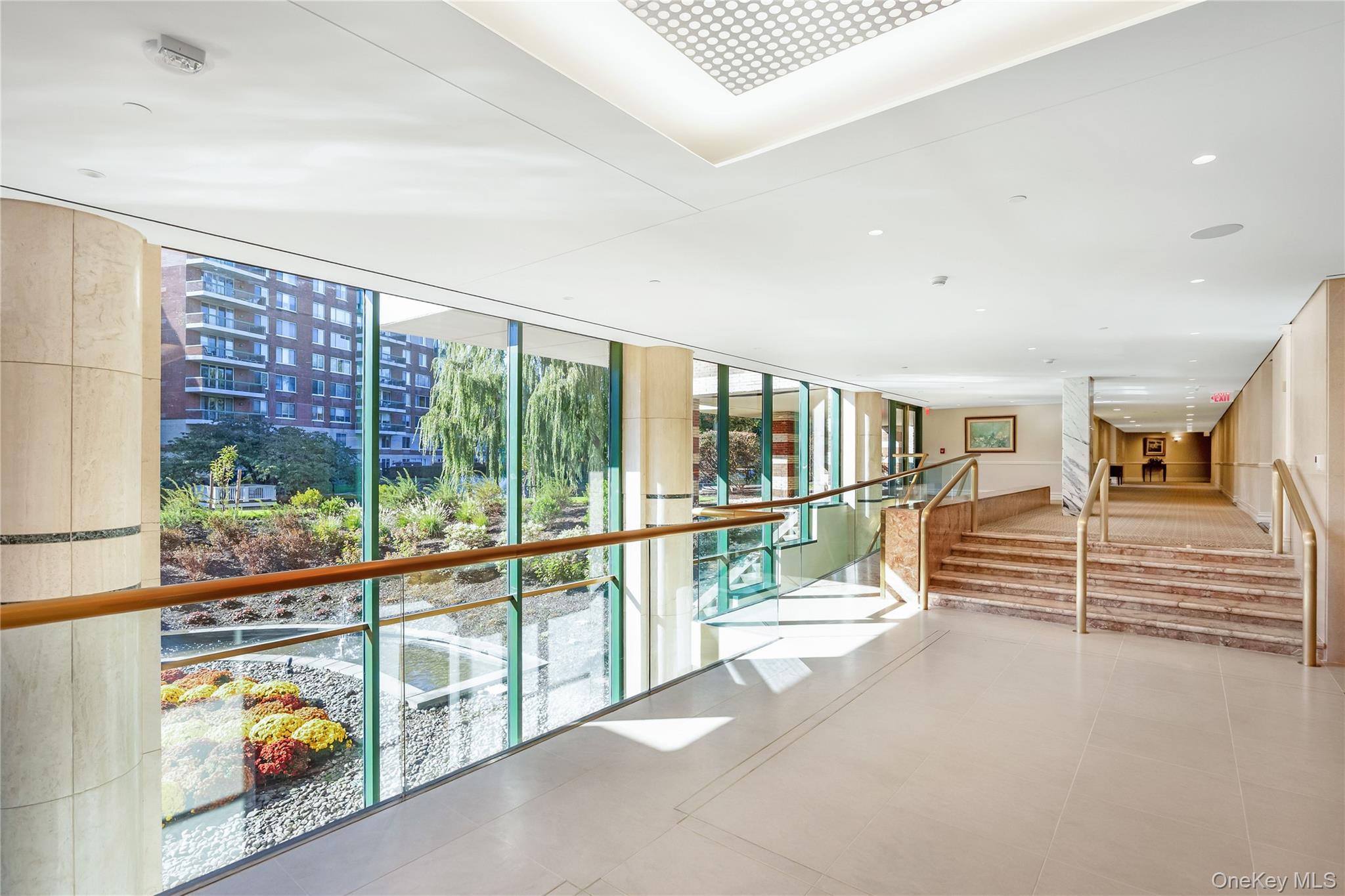 100 Hilton Avenue # M27, Garden City, NY 11530